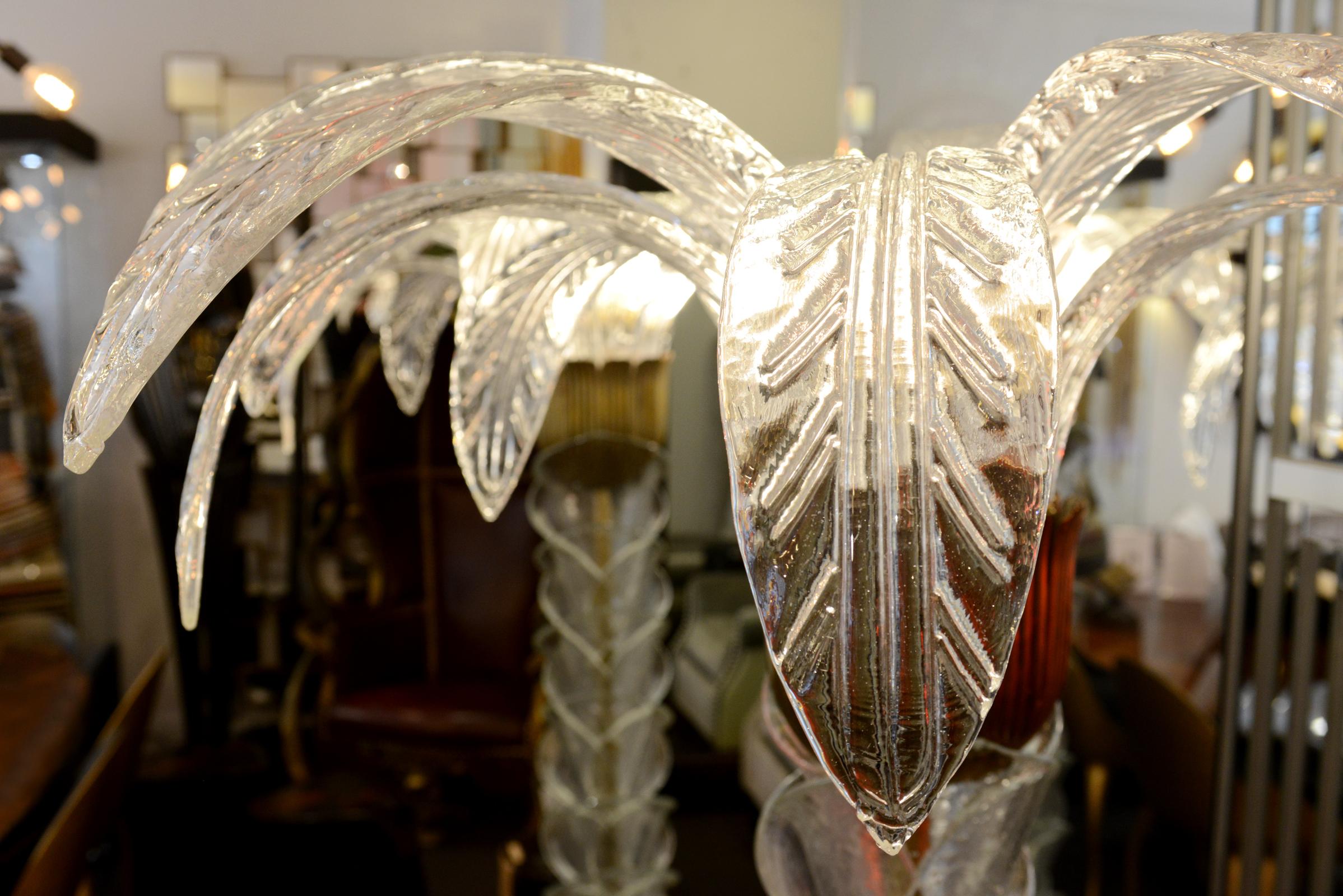 italien Ensemble de deux lampadaires de Murano en vente