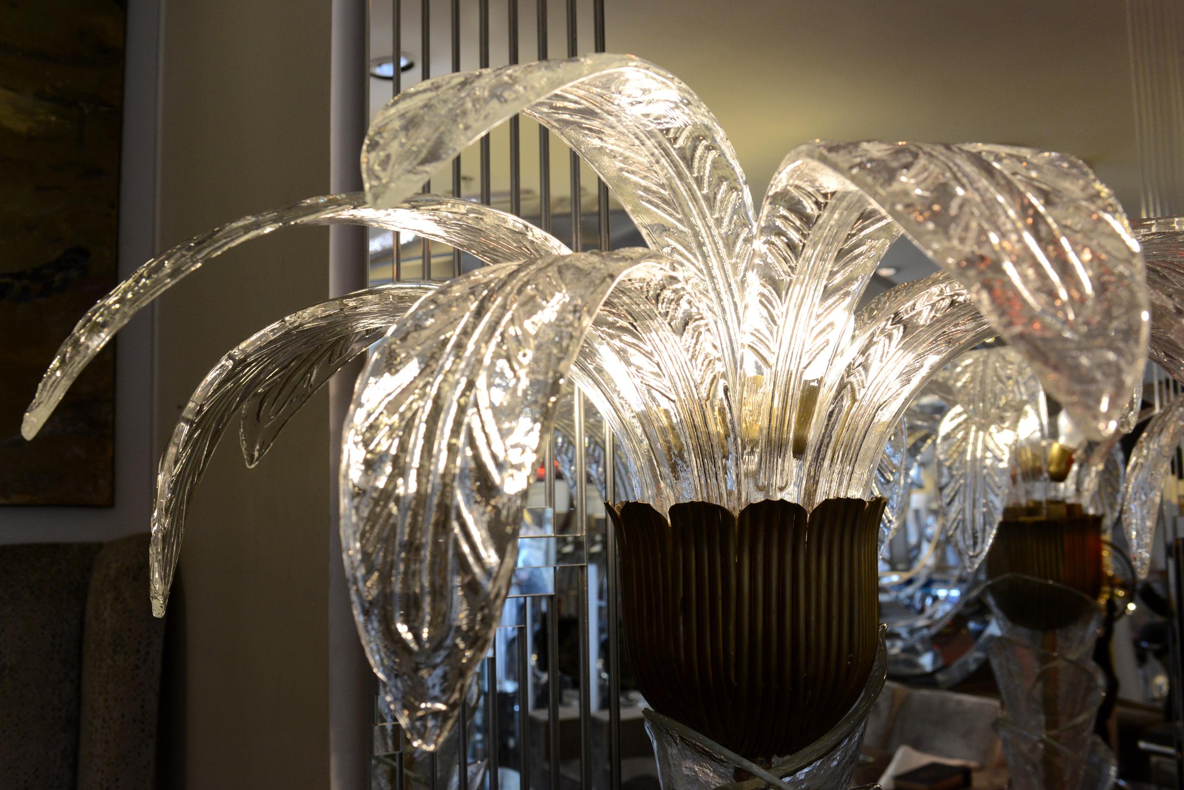 Laiton Ensemble de deux lampadaires de Murano en vente