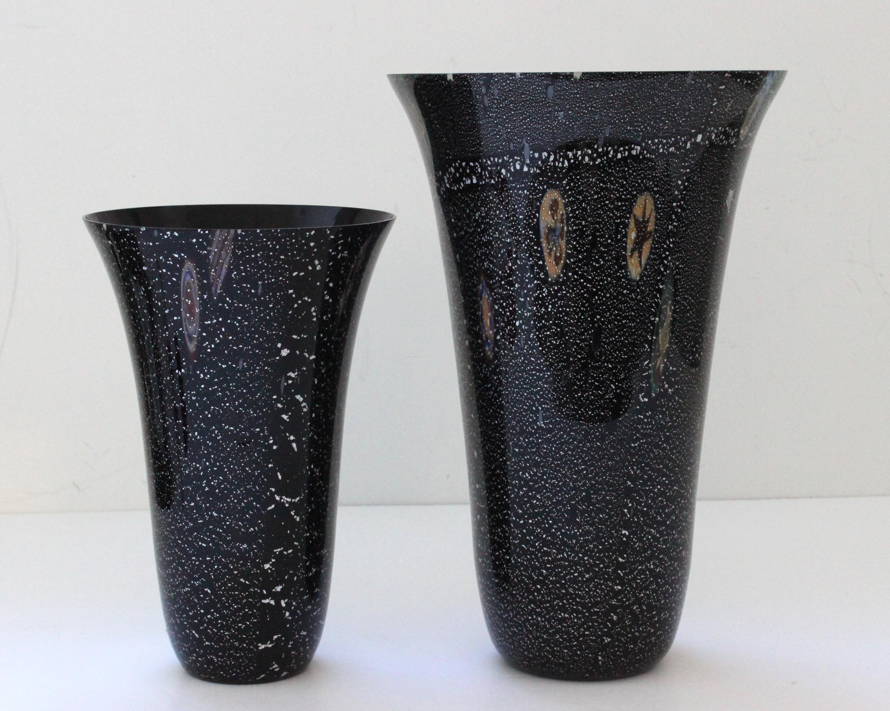 Post-Modern Set of Two Murano Glass Vases by Effetre For Sale