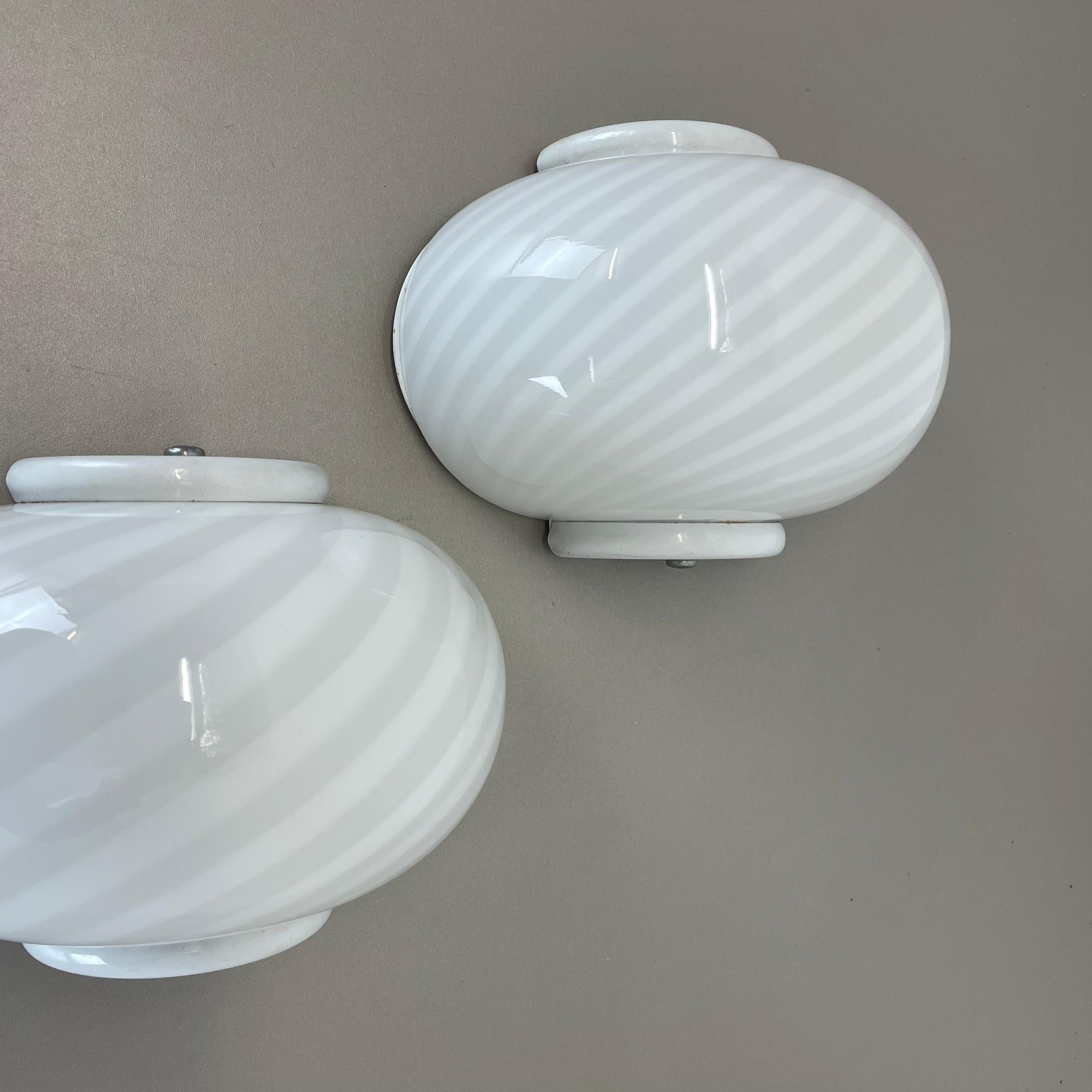 Set of Two Murano Swirl Glass Wall Light Sconces Vetri Murano, Italy, 1980s For Sale 4