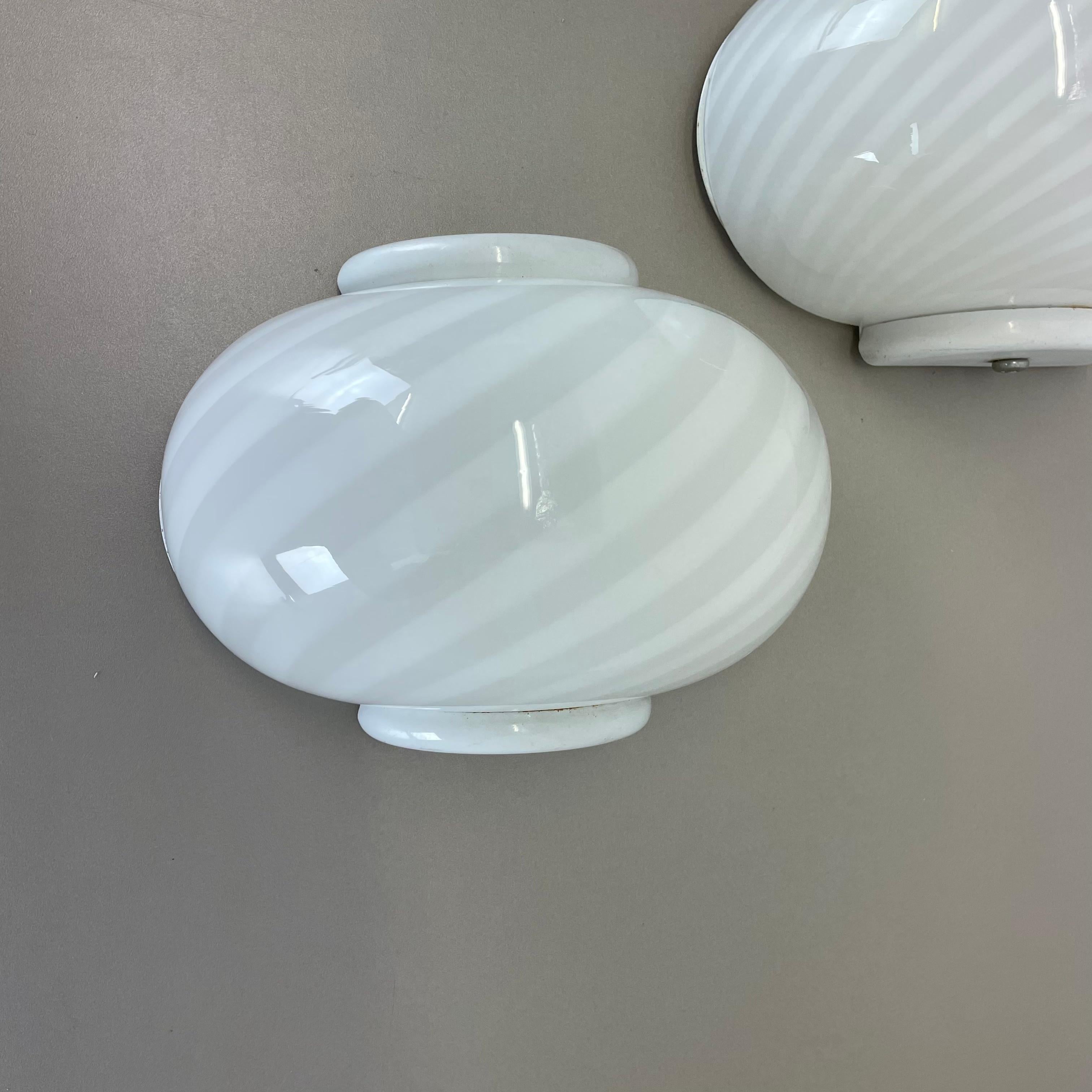 Set of Two Murano Swirl Glass Wall Light Sconces Vetri Murano, Italy, 1980s In Good Condition For Sale In Kirchlengern, DE