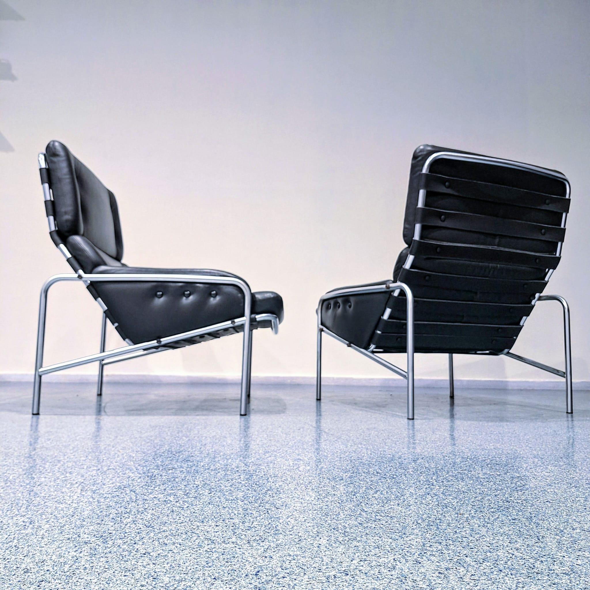 Bauhaus Set of two Nagoya chairs 