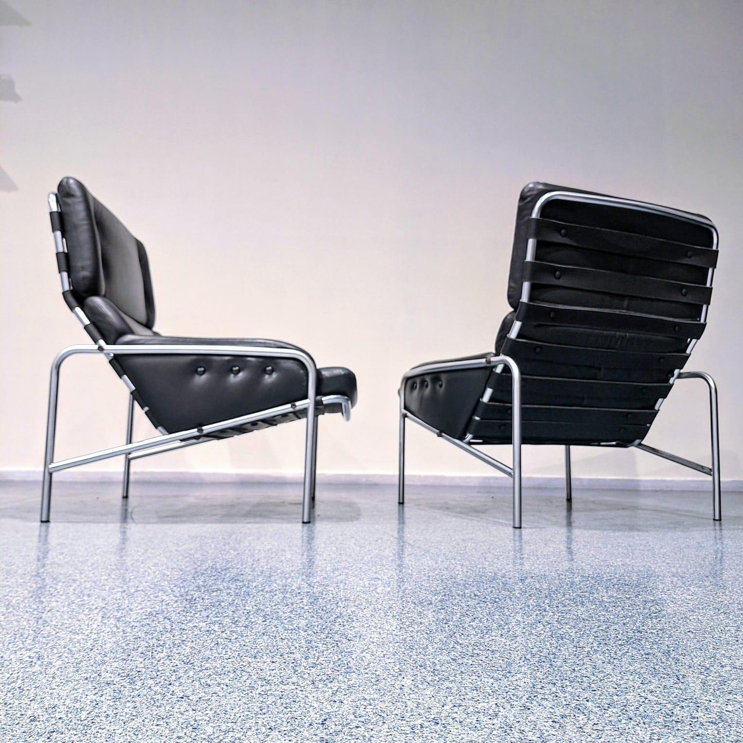 Set of two Nagoya chairs 