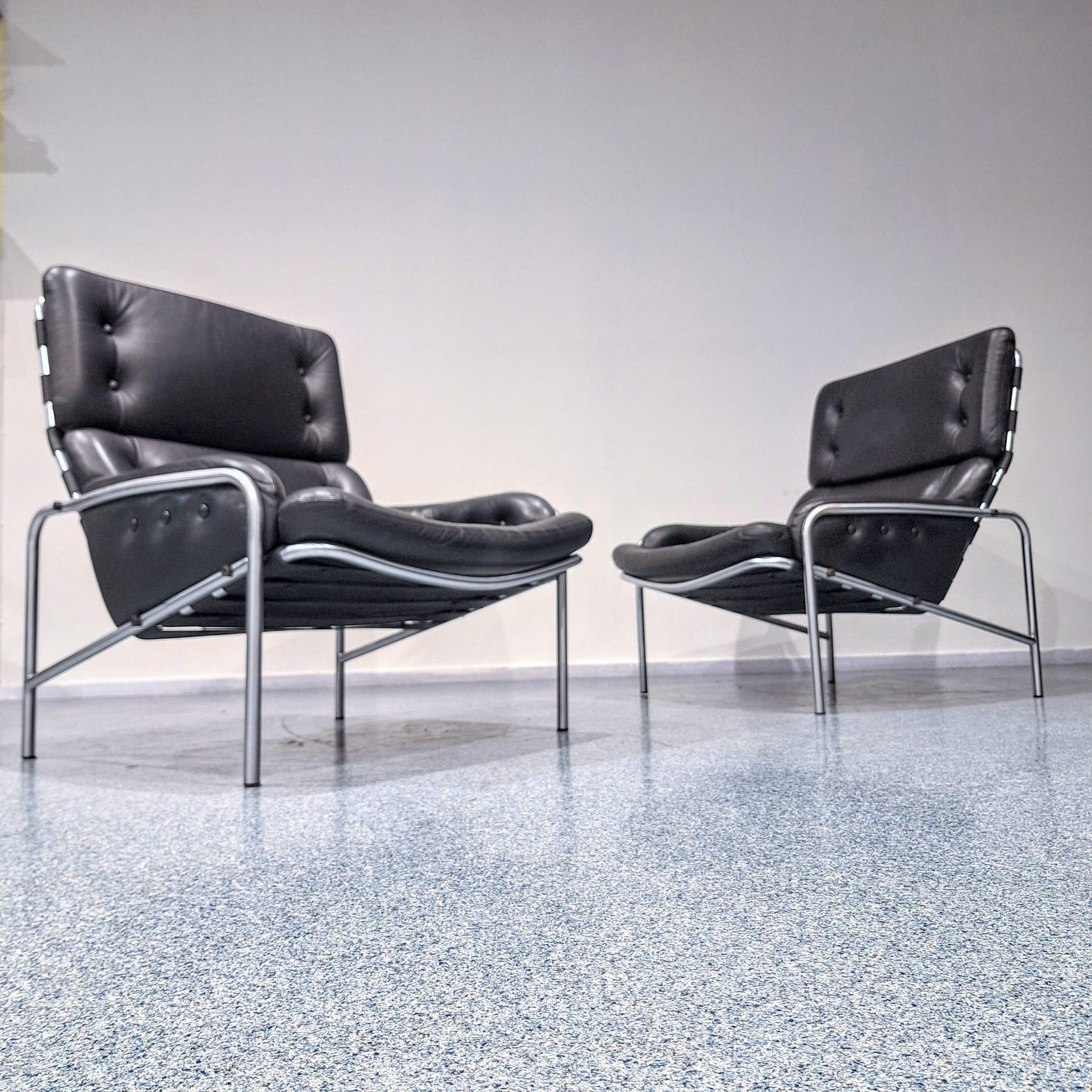 Set of two Nagoya chairs 