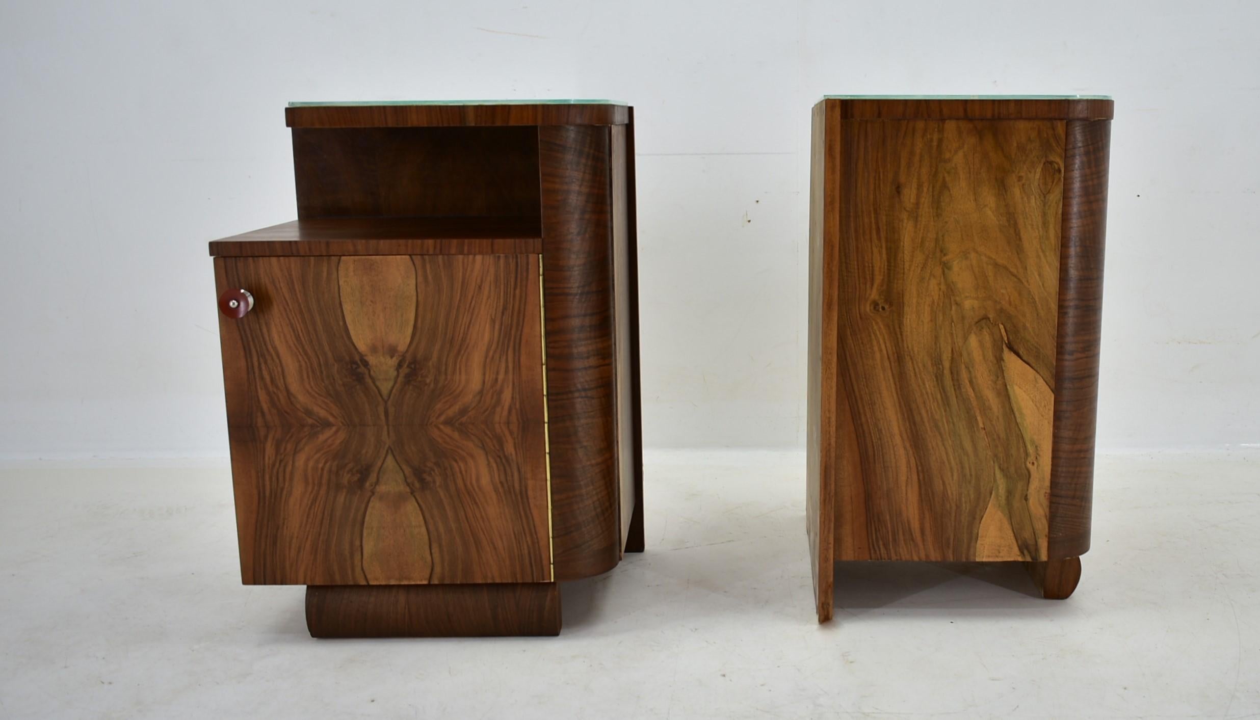 Set of Two Night Stands by Jindřich Halabala for UP Zavody, 1938s For Sale 3