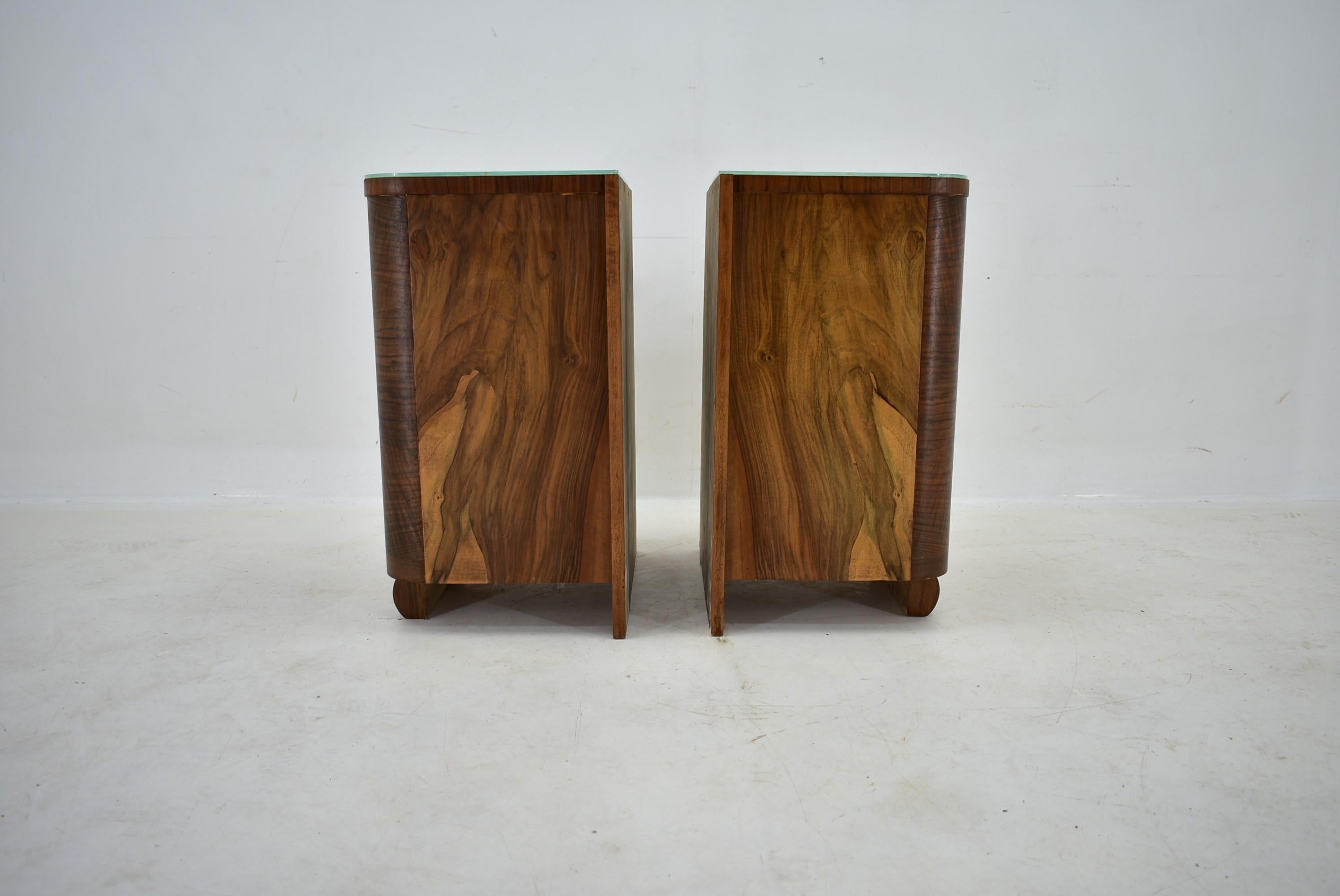 Set of Two Night Stands by Jindřich Halabala for UP Zavody, 1938s For Sale 4
