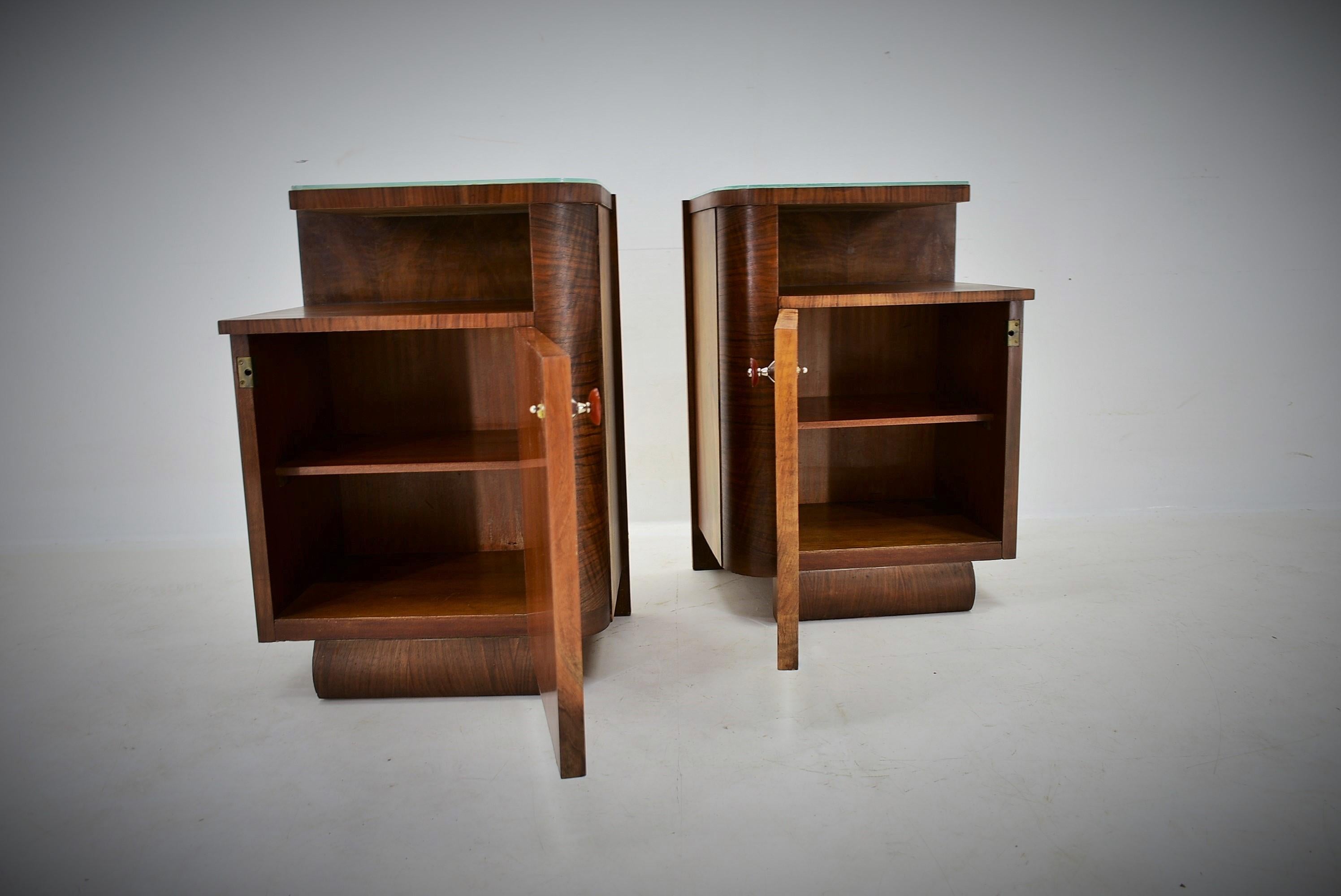 Set of Two Night Stands by Jindřich Halabala for UP Zavody, 1938s For Sale 1