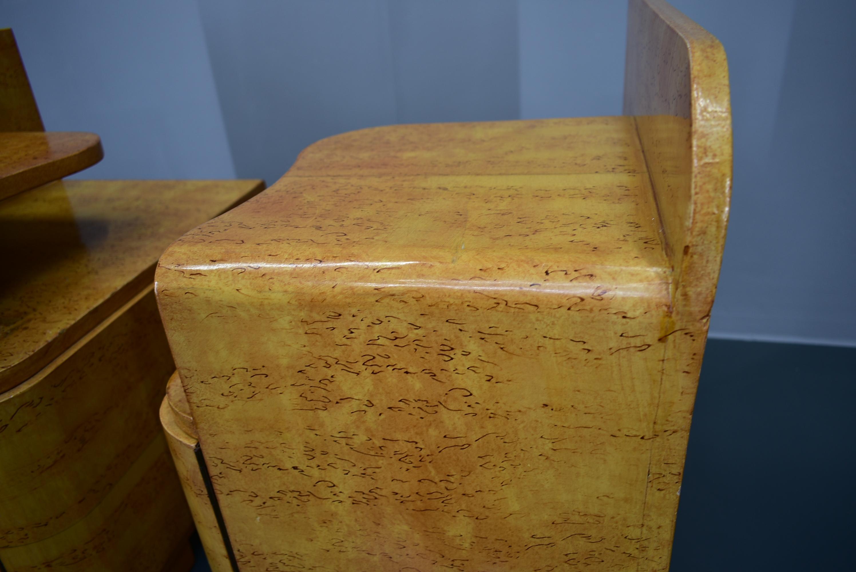 Juego de dos mesillas de noche de Jindřich Halabala para UP Zavody, década de 1939 Madera en venta
