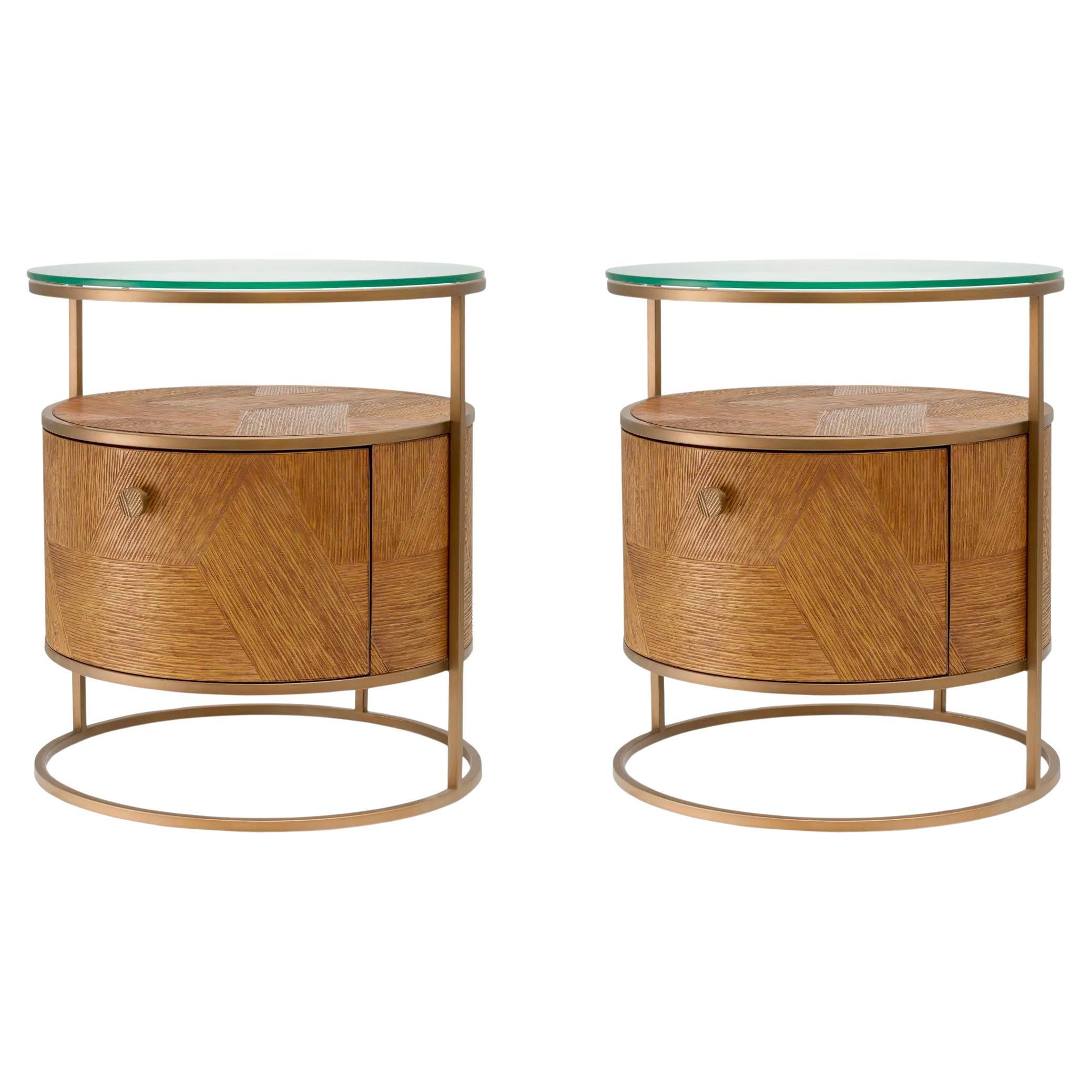 Set Of Two Nightstand In Caramel Carved Oak Veneer And Brushed Brass