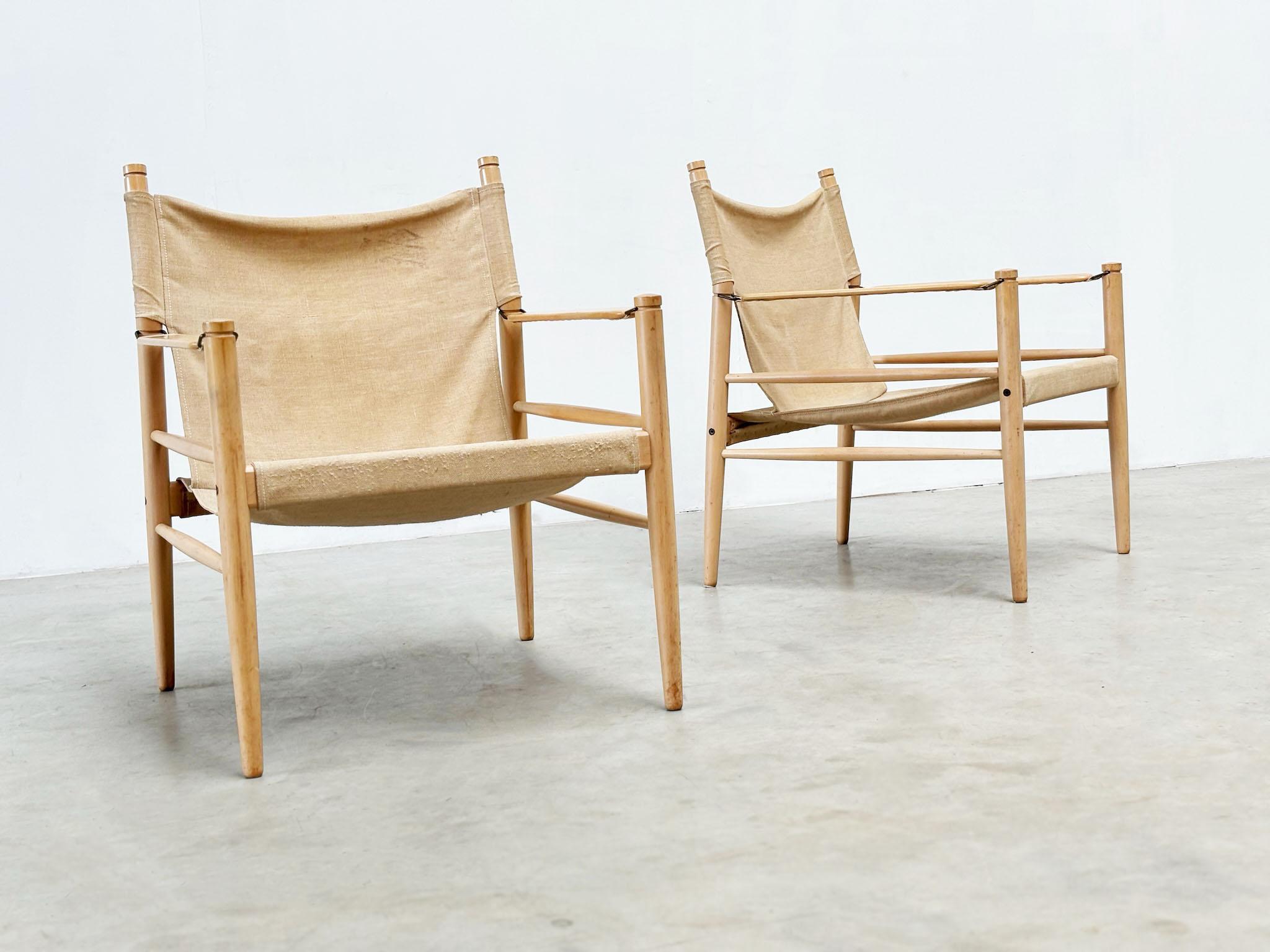 Set of two oak and linnen safari chairs 5