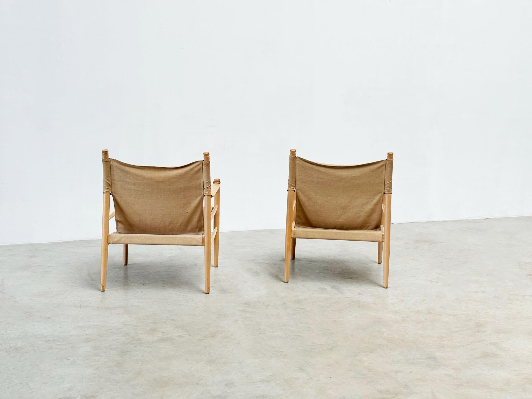 Oak Set of two oak and linnen safari chairs