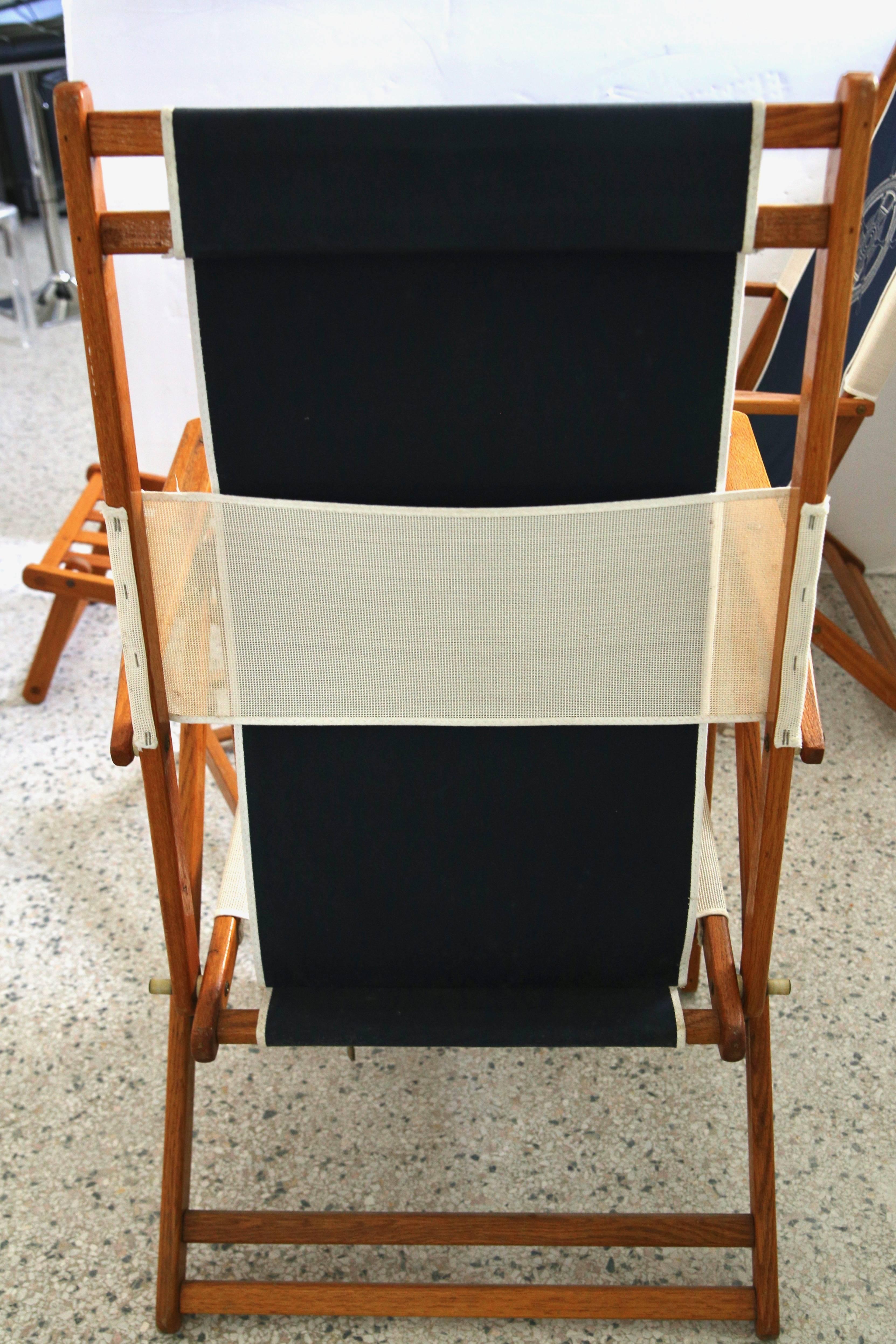 Fabric Set of Two Oakwood Deck Chairs with Blue and White Upholstery For Sale