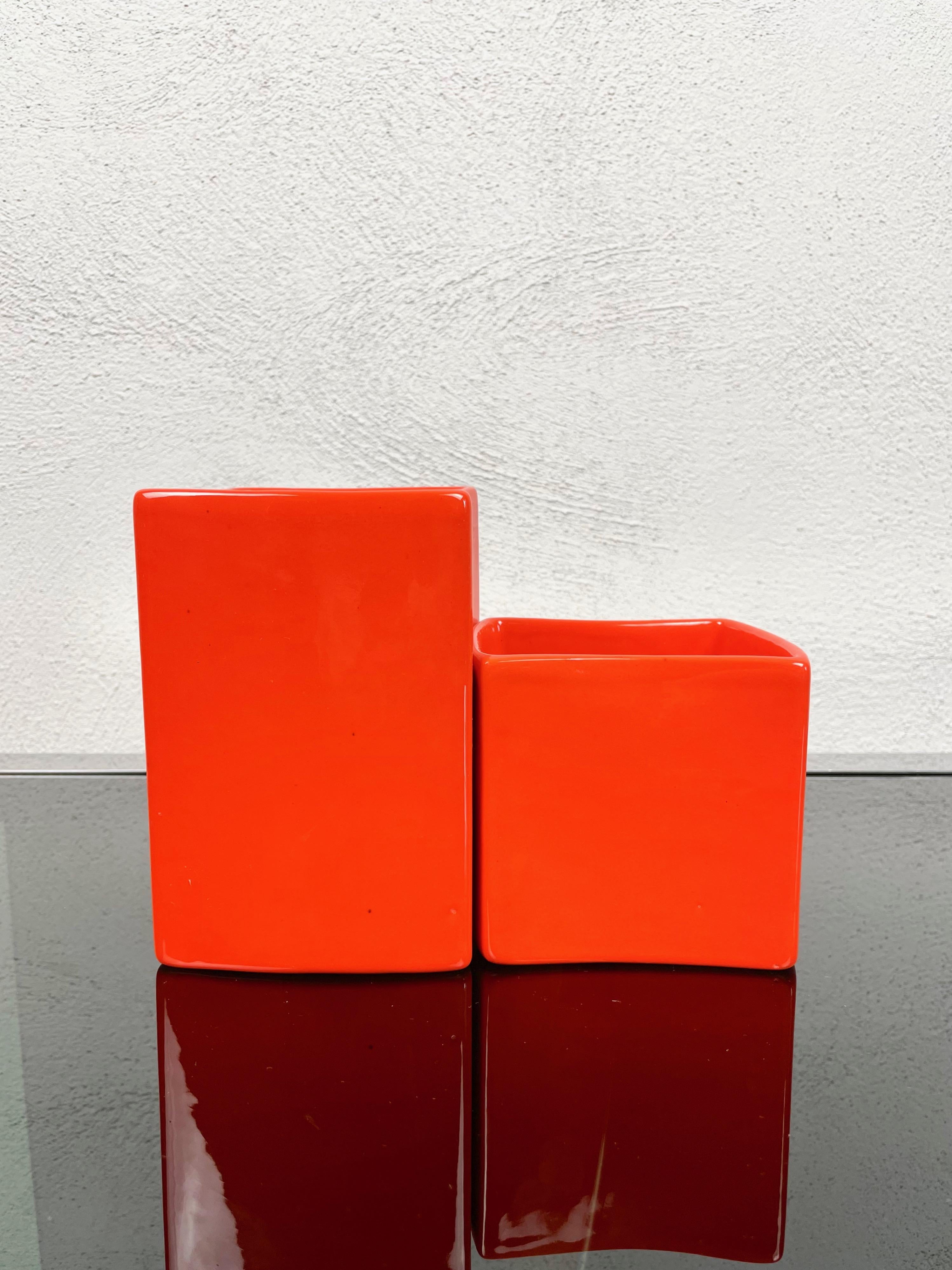 Set aus zwei orangefarbenen Keramikvasen Franco Bettonica für Gabbianelli, Italien, 1970er Jahre im Angebot 3