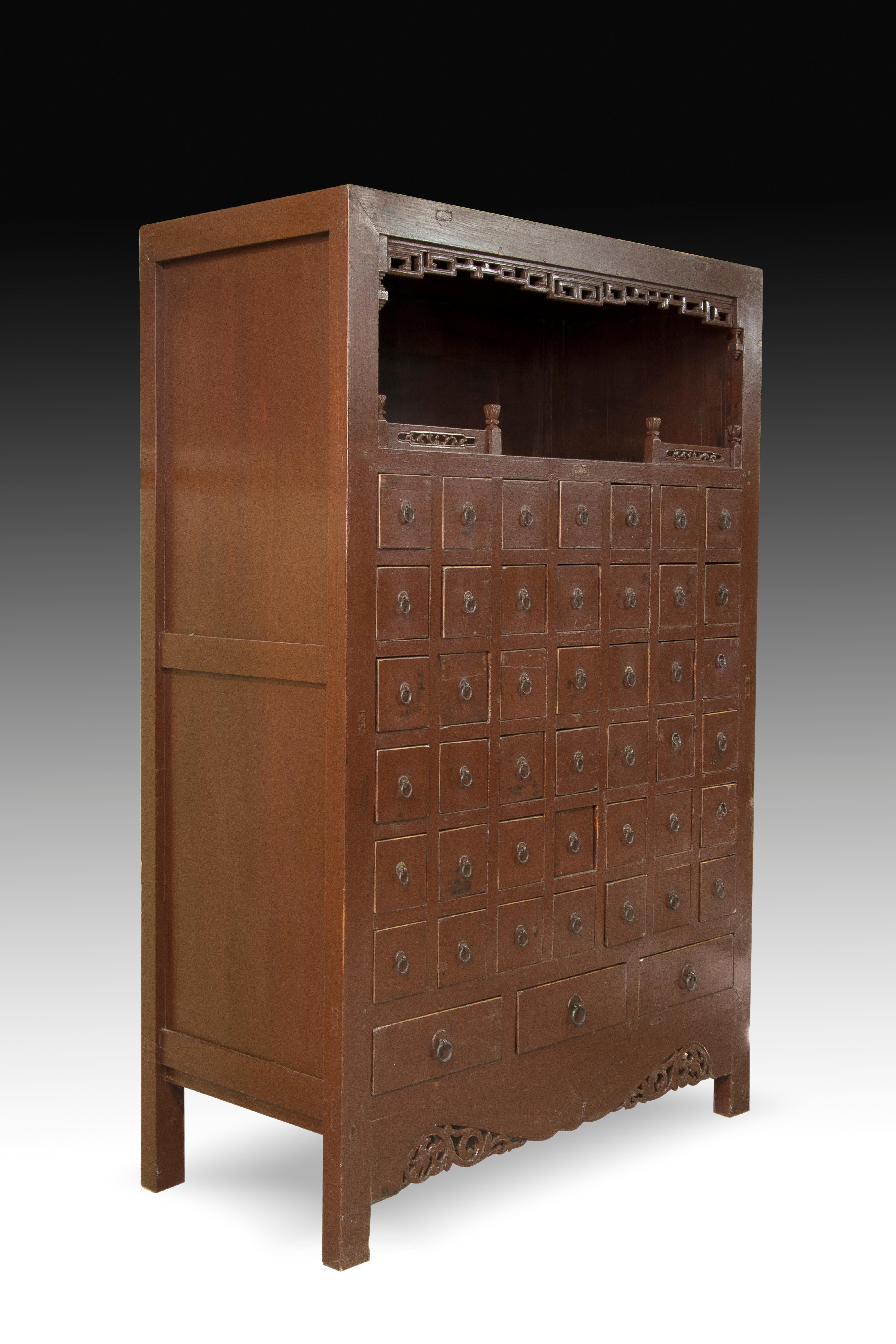 Set of Two Oriental Apothecary Cabinets Wood, Metal Possibly China, 19th Century In Distressed Condition For Sale In Madrid, ES