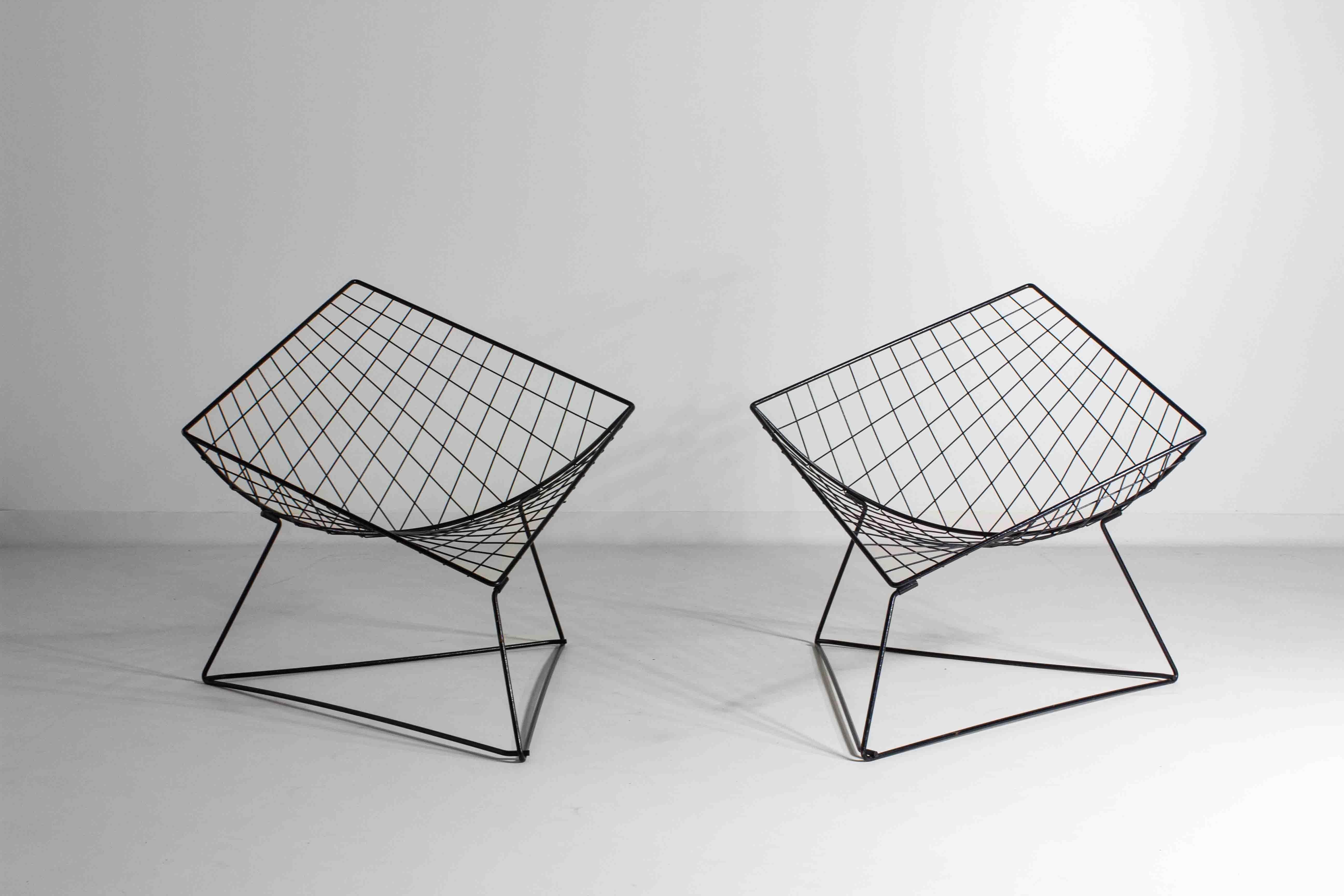 Postmoderno Set di due sedie lounge in filo metallico 