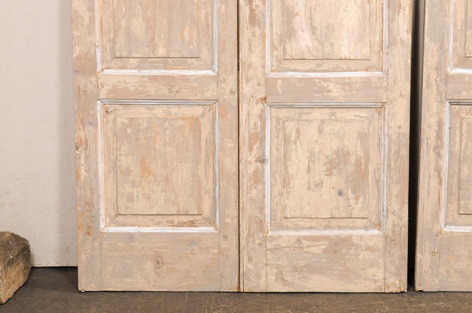 Set di due coppie di porte francesi a pannello rialzato del XIX secolo (4 porte in totale) in vendita 2