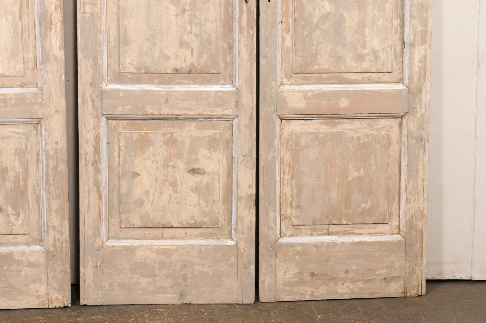 Set di due coppie di porte francesi a pannello rialzato del XIX secolo (4 porte in totale) in vendita 3