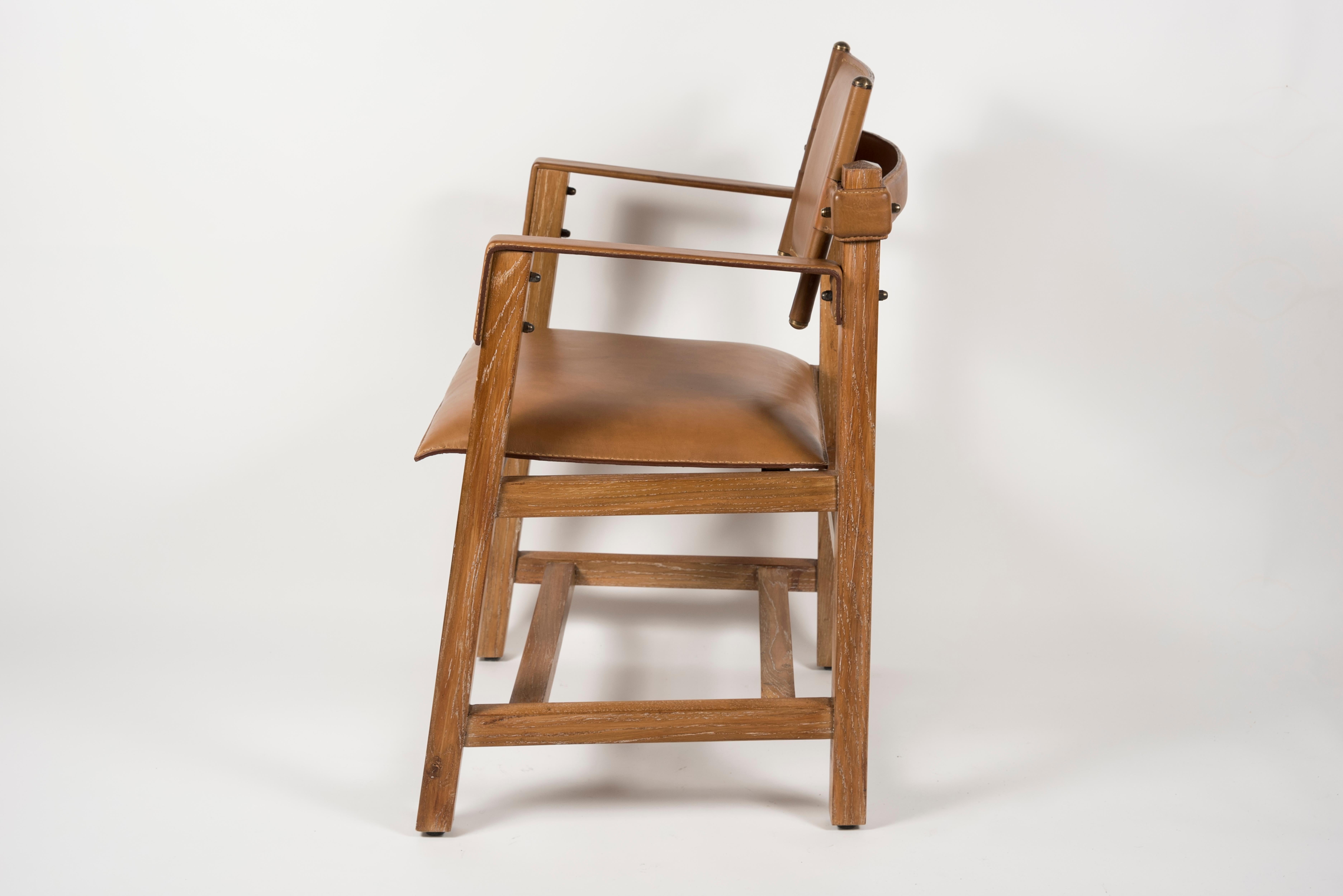Ensemble de deux paires de fauteuils en cuir cousus par Jacques Adnet en vente 3