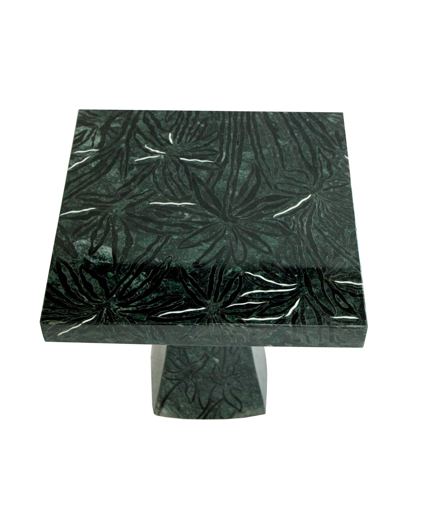 Hand-Carved Set of Two Palms Tables in Green Marble Handcrafted in India For Sale