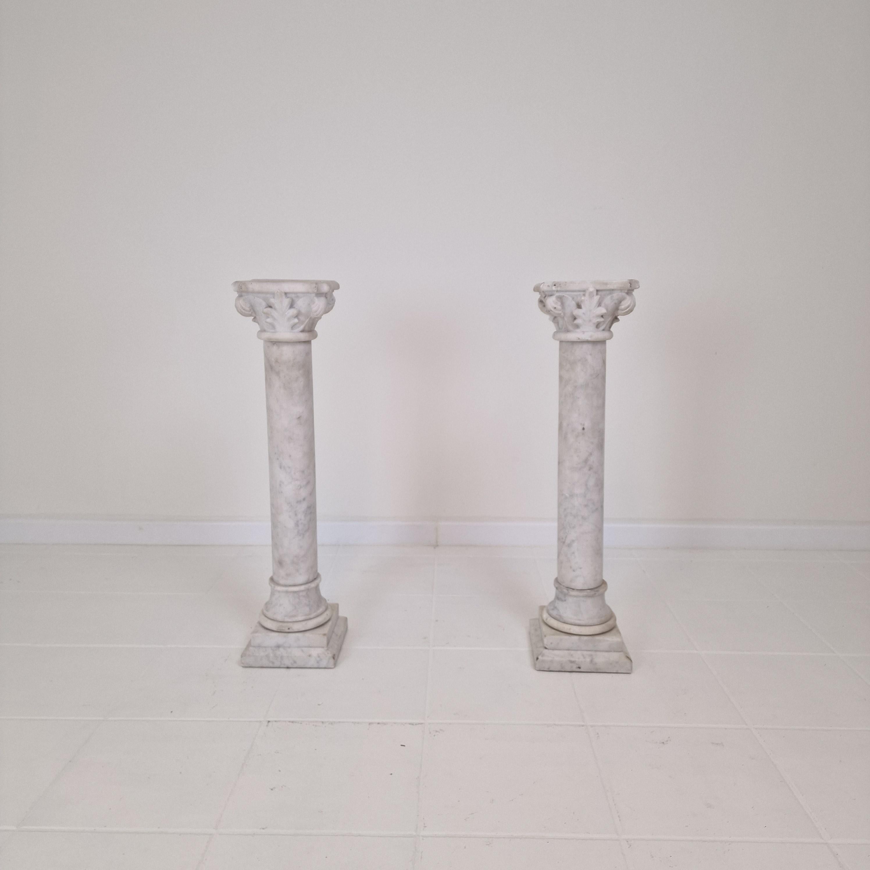 Set of two Pedestals in White Marble, 19th Century For Sale at 1stDibs