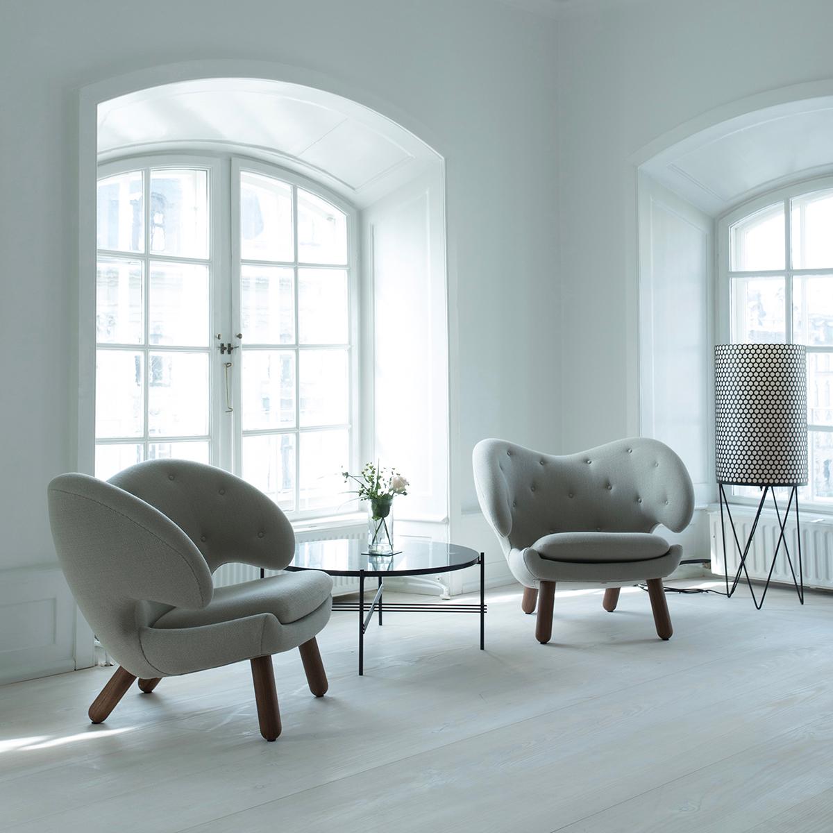 Set of Two Pelican Chairs in Garnet Kvadrat Remix and Wood by Finn Juhl 8