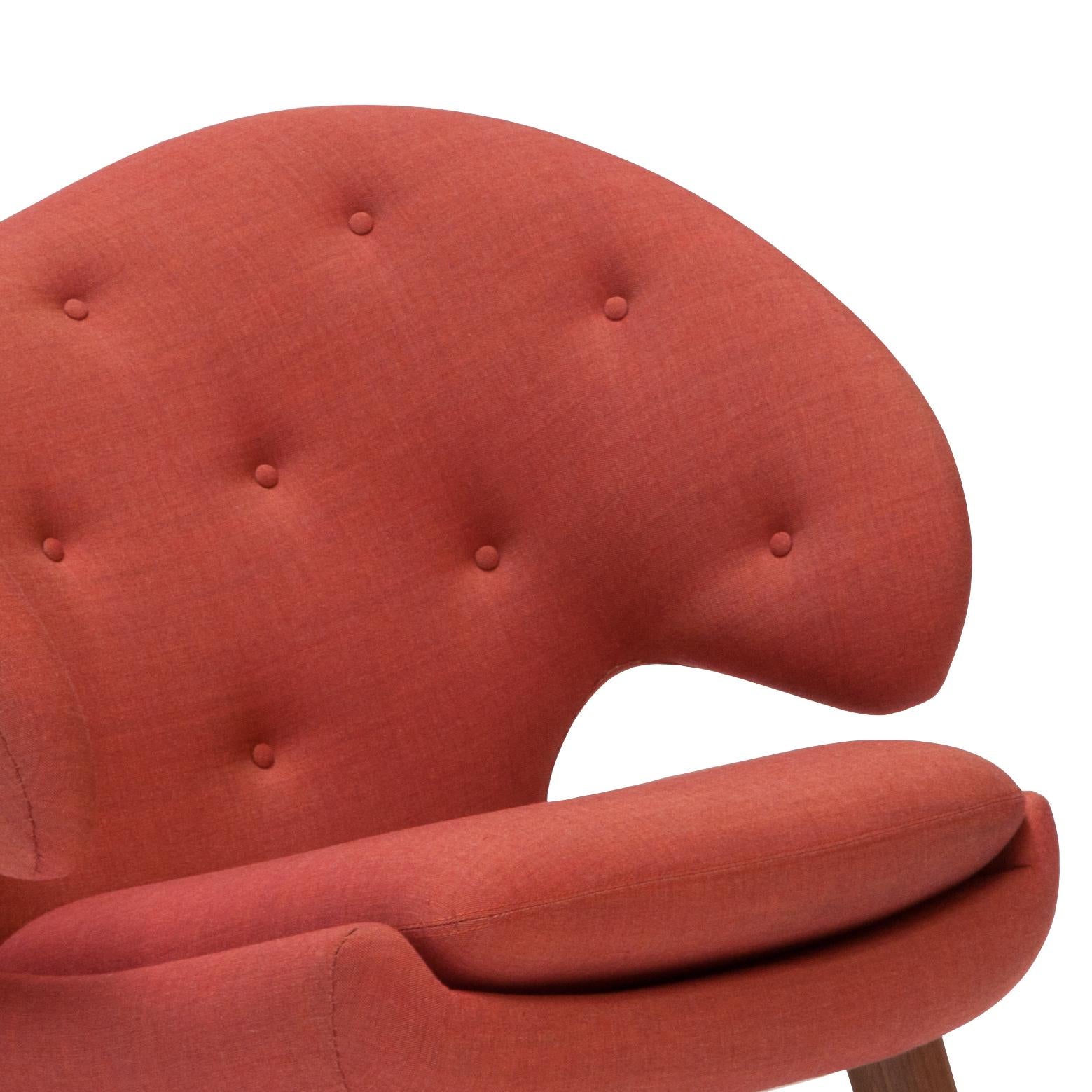Set of Two Pelican Chairs Upholstered in Red Kvadrat Remix Fabric by Finn Juhl In New Condition In Barcelona, Barcelona