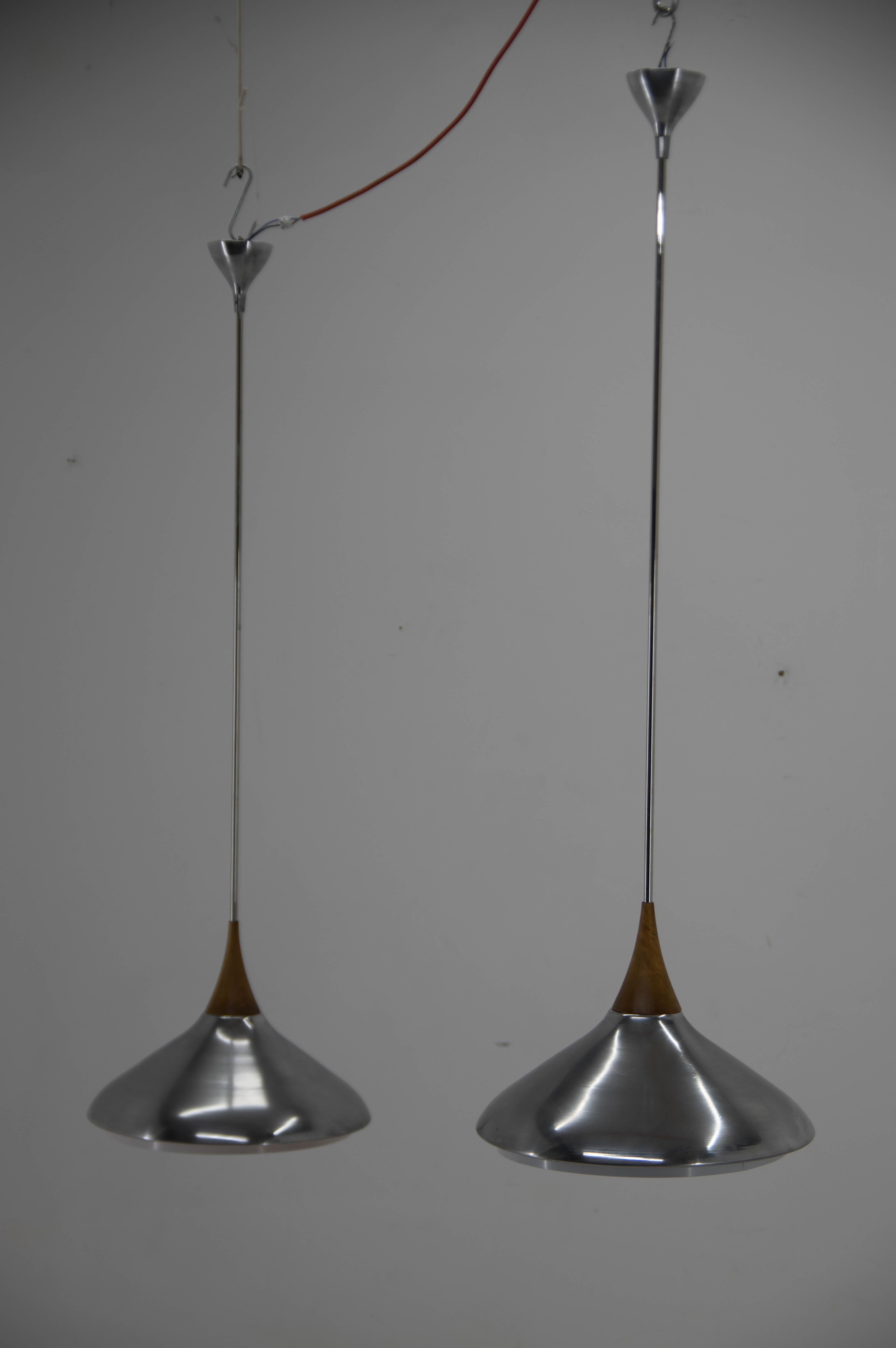 Set of Two Pendants, Czechoslovakia, 1960s, Restored For Sale 5