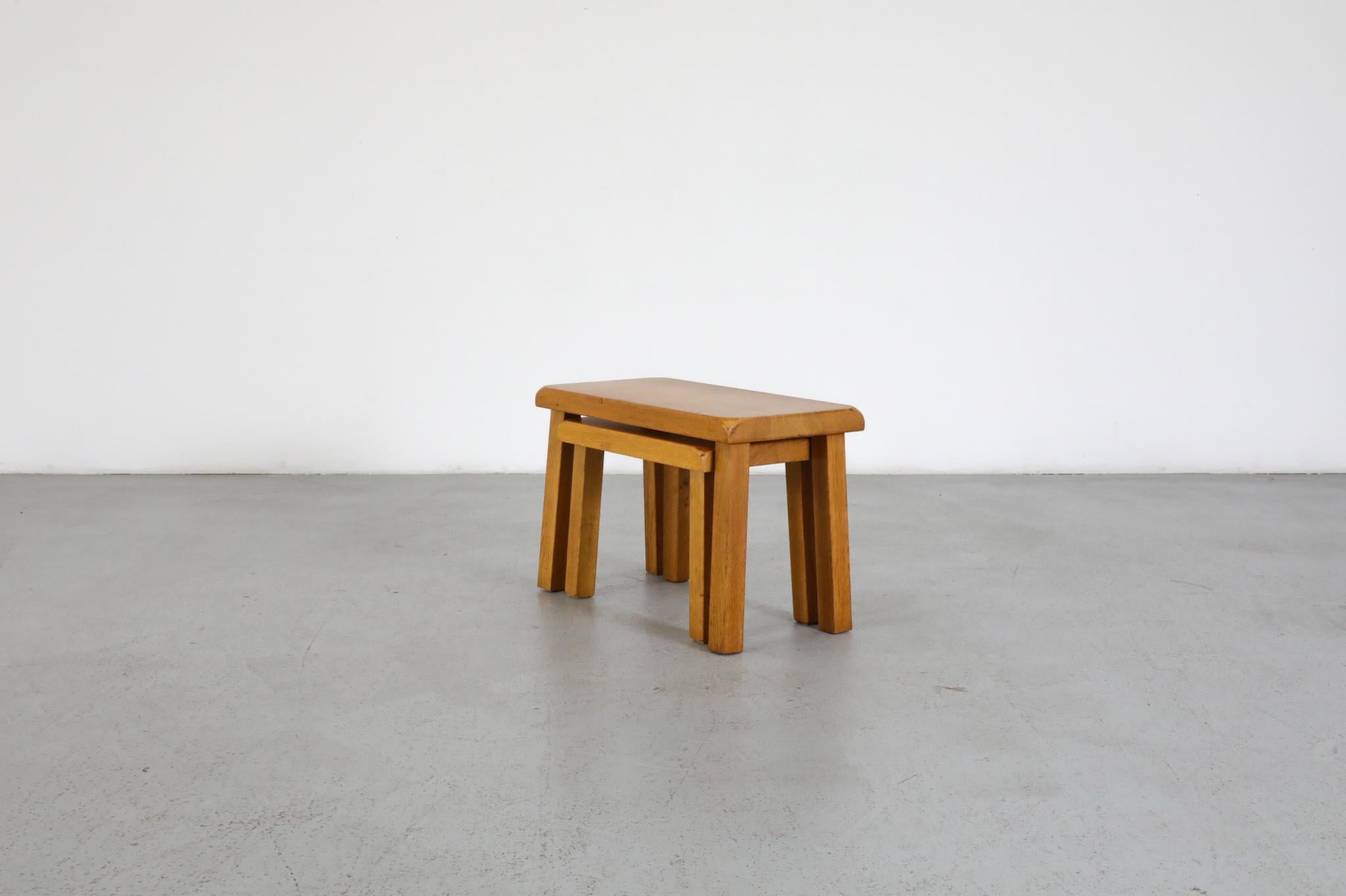 Set of Two Pierre Chapo Inspired Blonde Oak Brutalist Nesting Tables In Good Condition For Sale In Los Angeles, CA