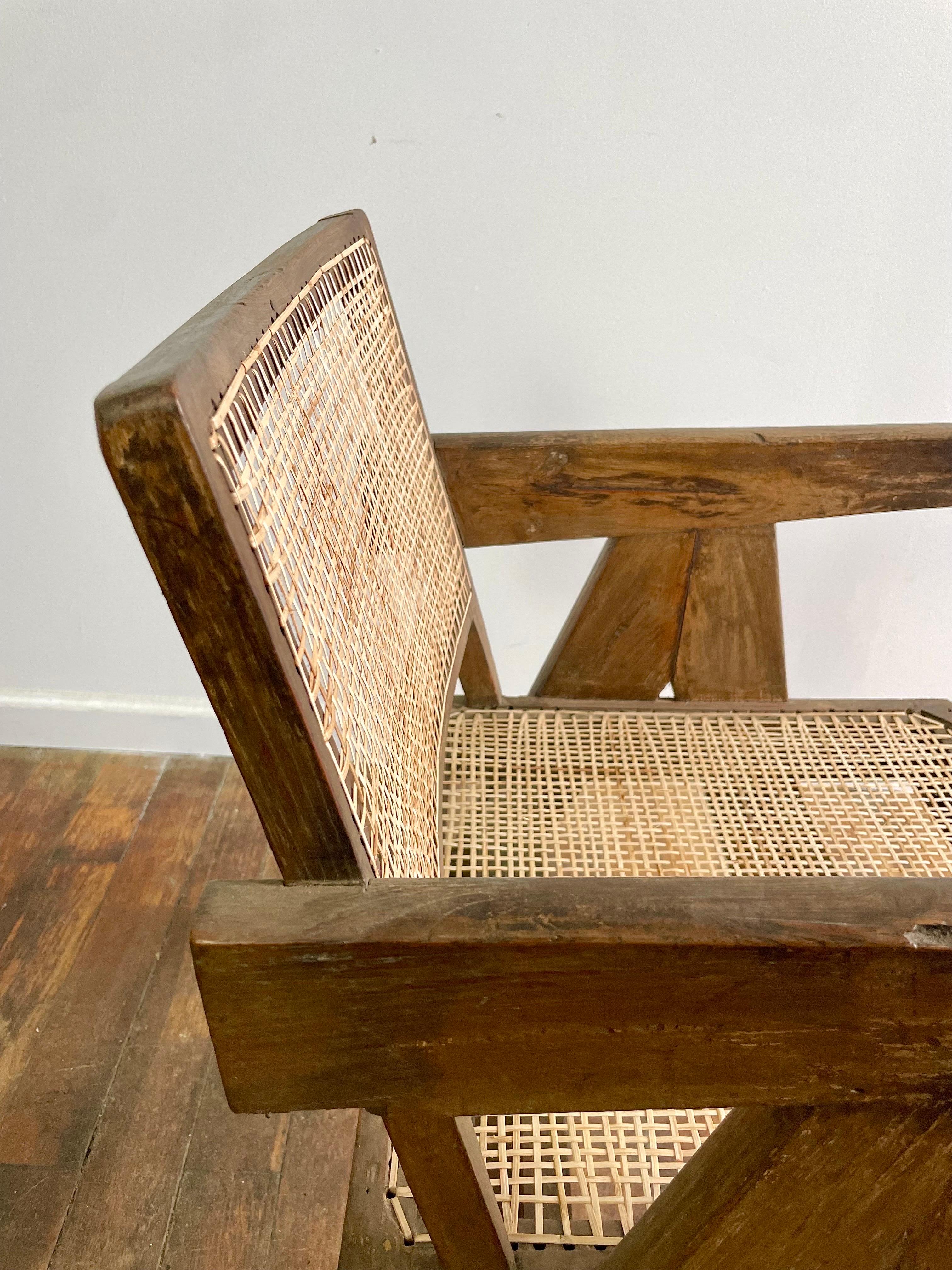 Milieu du XXe siècle Ensemble de deux chaises de bureau Pierre Jeanneret en vente