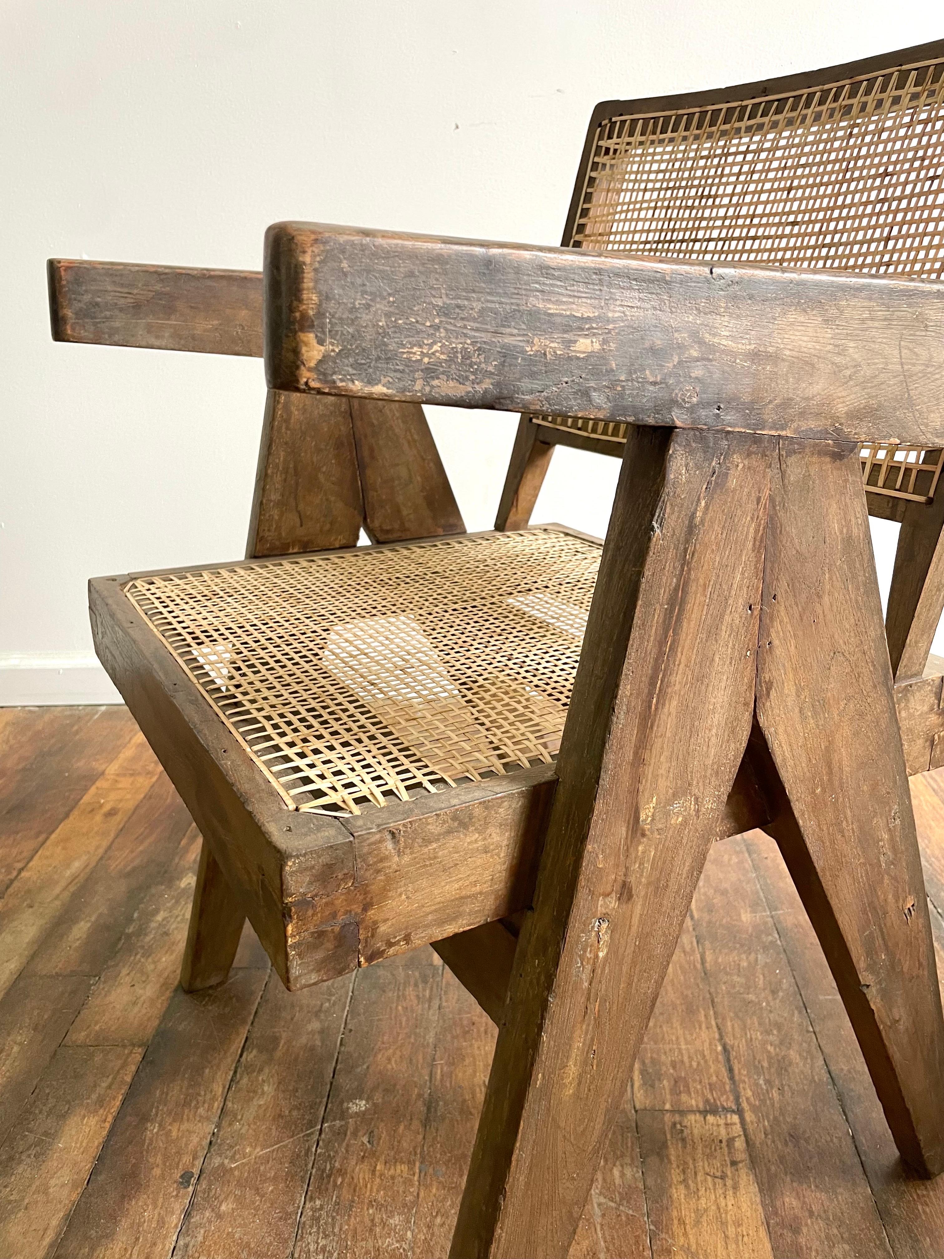 Teck Ensemble de deux chaises de bureau Pierre Jeanneret en vente