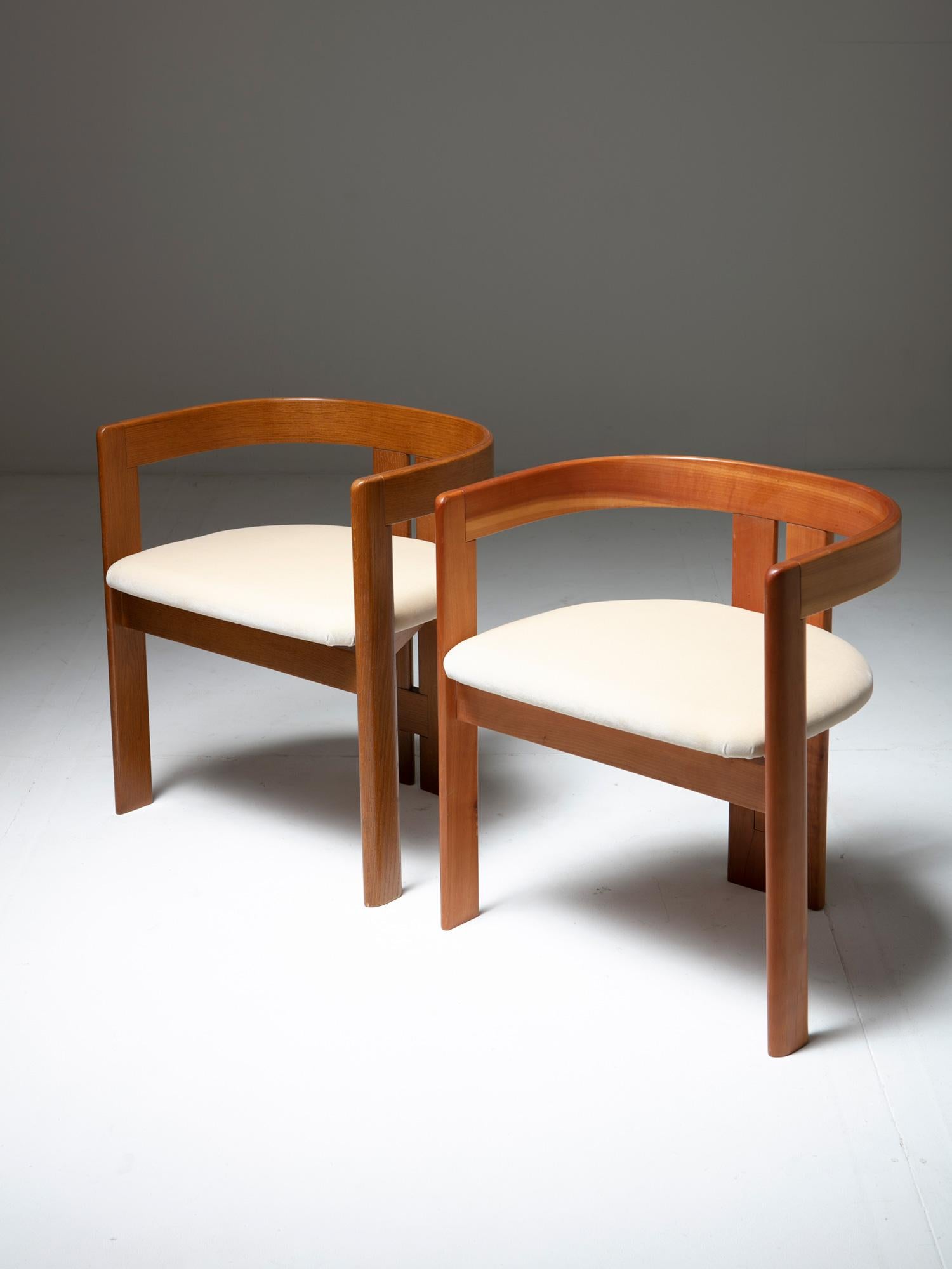 Pair of set of Pigreco armchairs by Tobia Scarpa for Gavina.
Designed by Tobia Scarpa as final university exam on Franco Albini class.