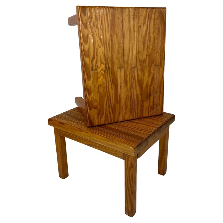 Set of Two Pinewood Side Tables For Sale at 1stDibs