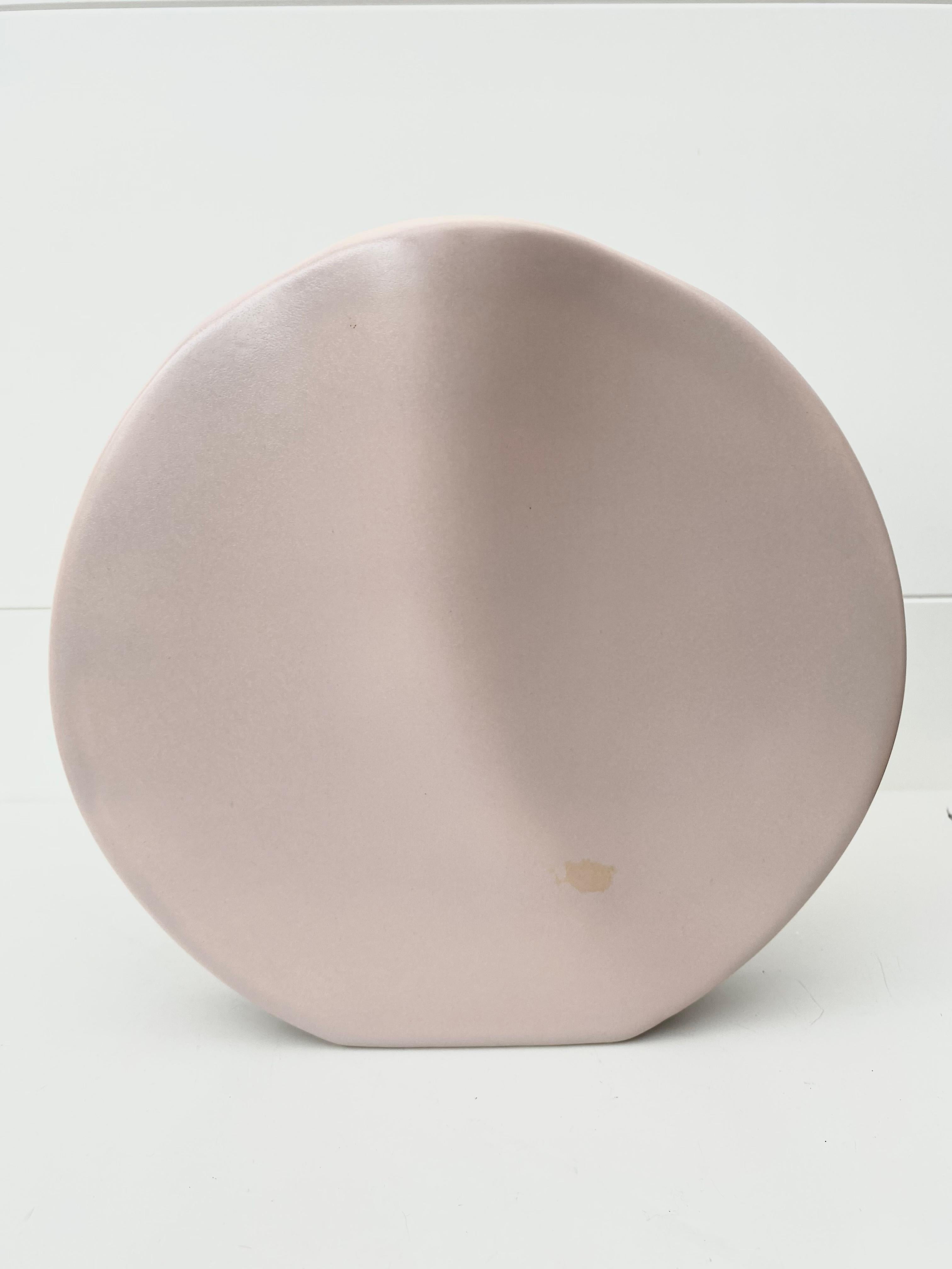Set of Two Pink Post Modern Vases by Dorothe van Agthoven for Flora Keramiek For Sale 1