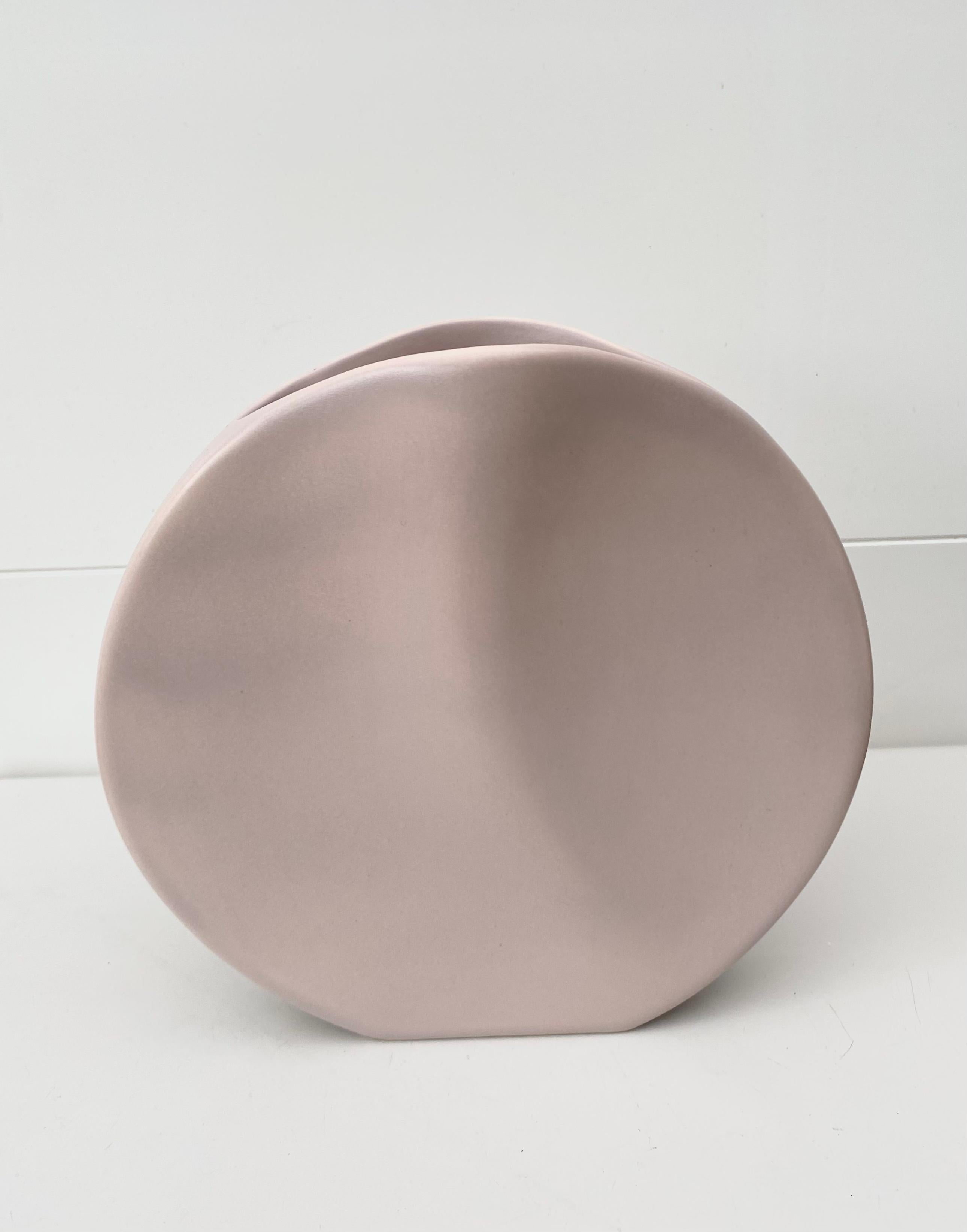 Set of Two Pink Post Modern Vases by Dorothe van Agthoven for Flora Keramiek For Sale 2