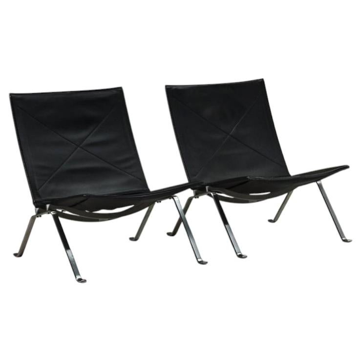 Set of Two PK22 Lounge Chairs by Poul Kjærholm for Fritz Hansen, 1950s Denmark.