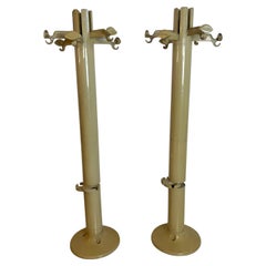 Percheros y soportes