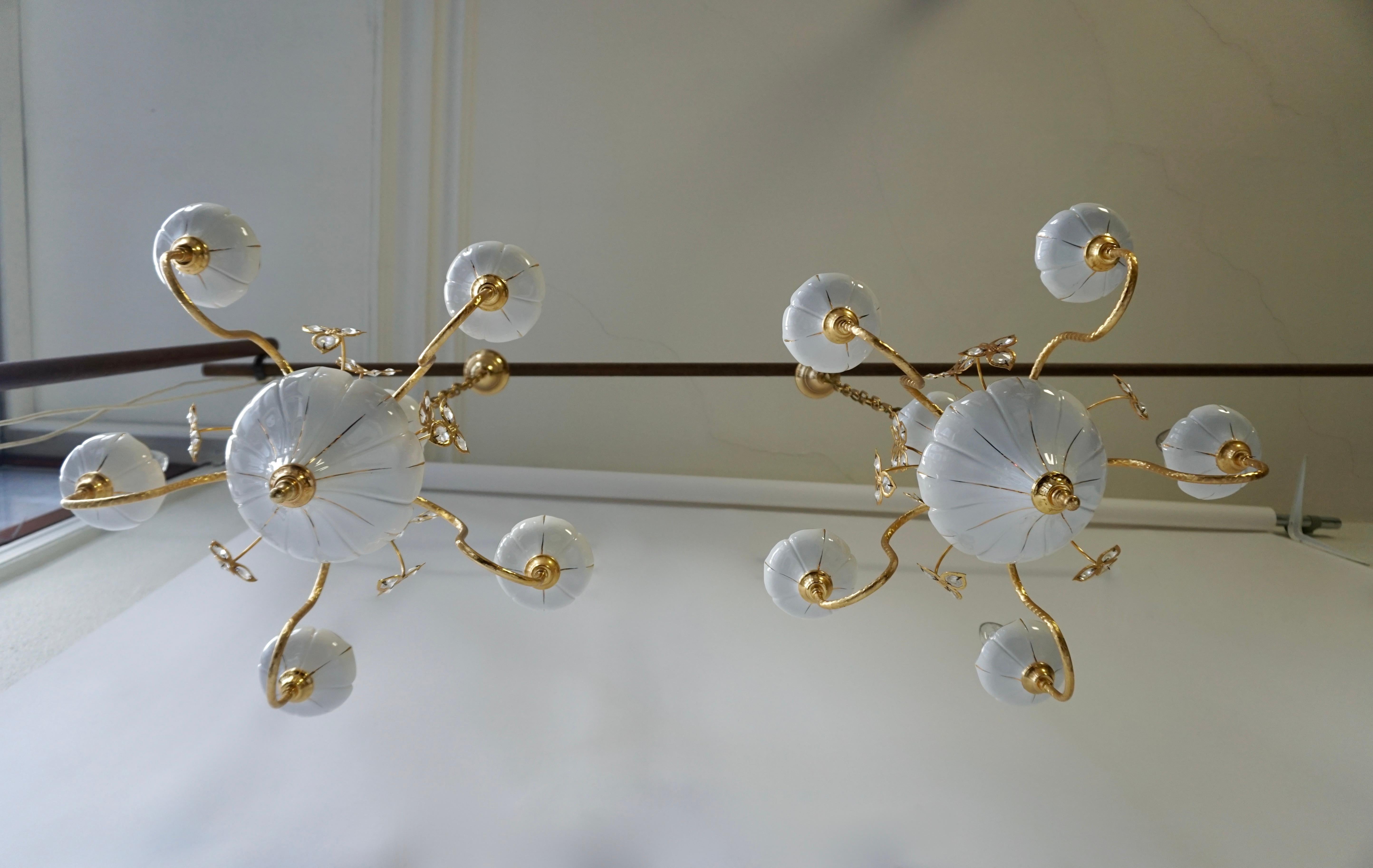 Two Porcelain and Brass Butterfly Chandeliers In Good Condition For Sale In Antwerp, BE