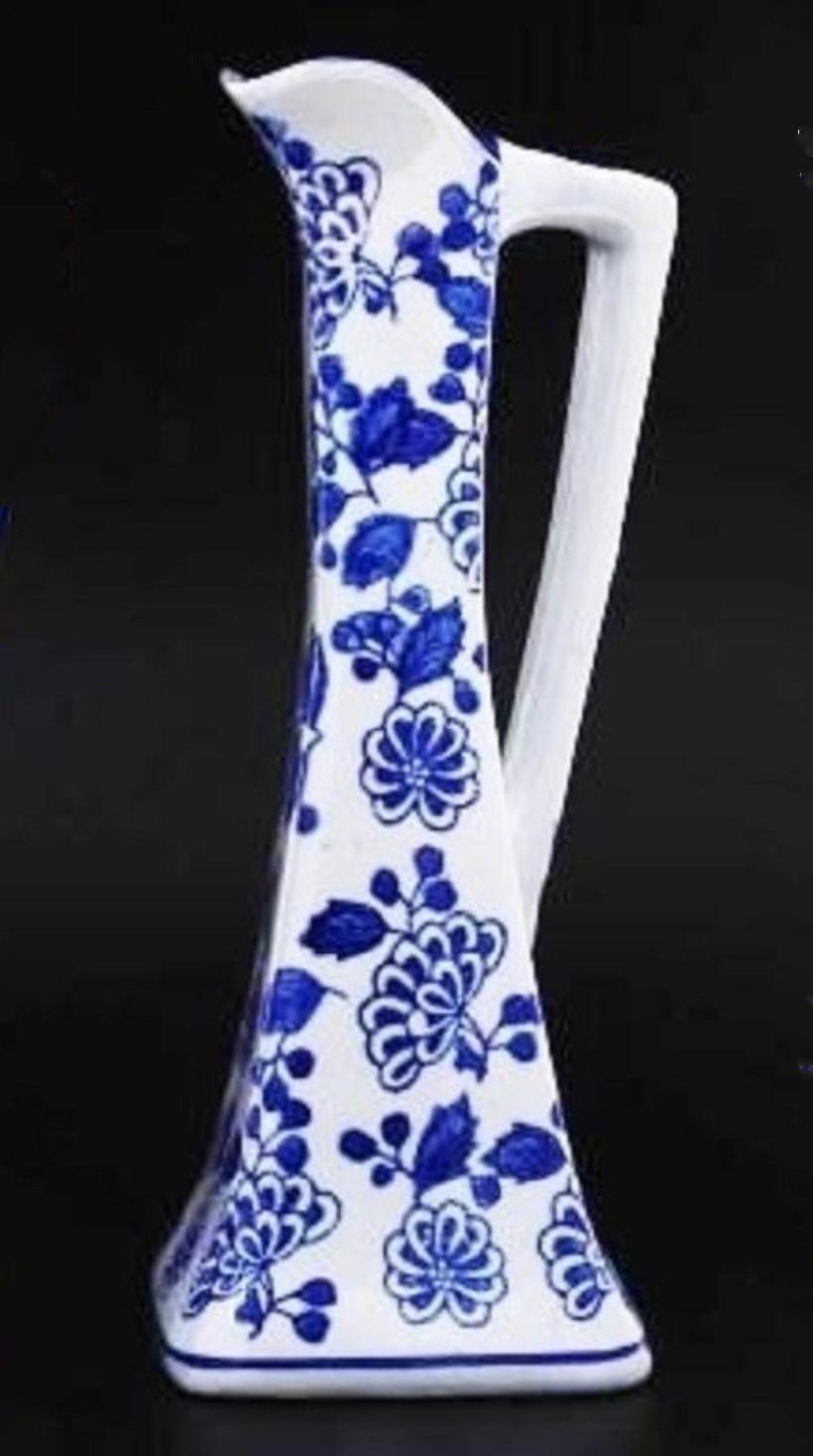 Set von zwei portugiesischen Keramikkrügen, handbemalt und glasiert, handgemalt (Art déco) im Angebot