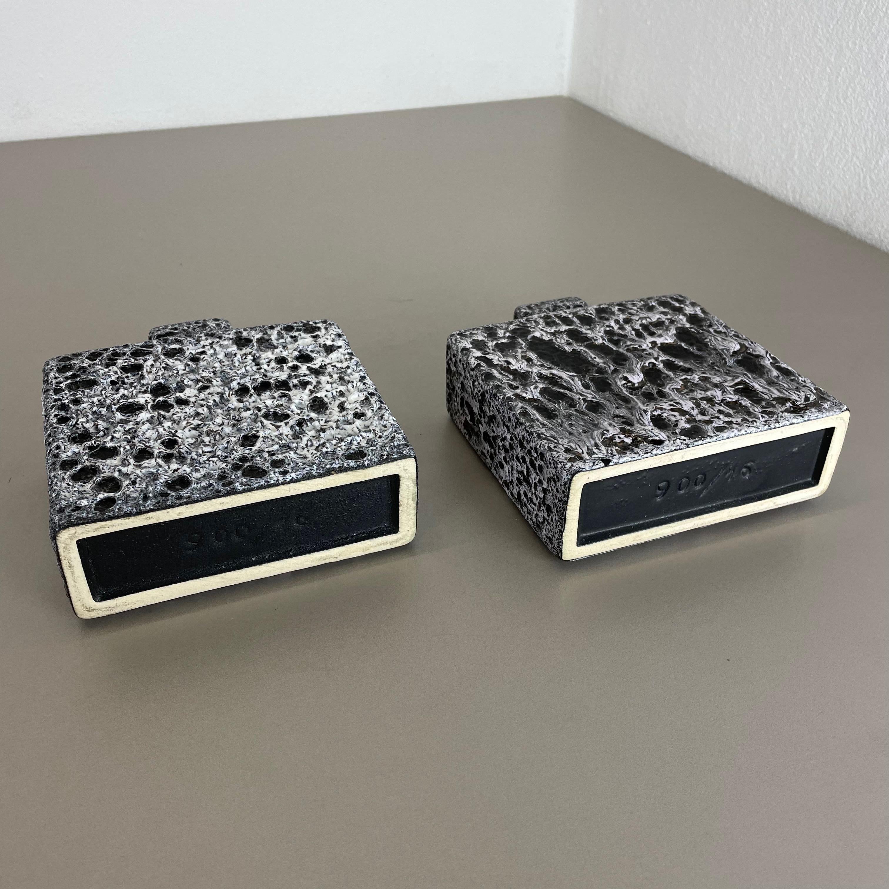 Set di due vasi cubici in ceramica grassa 