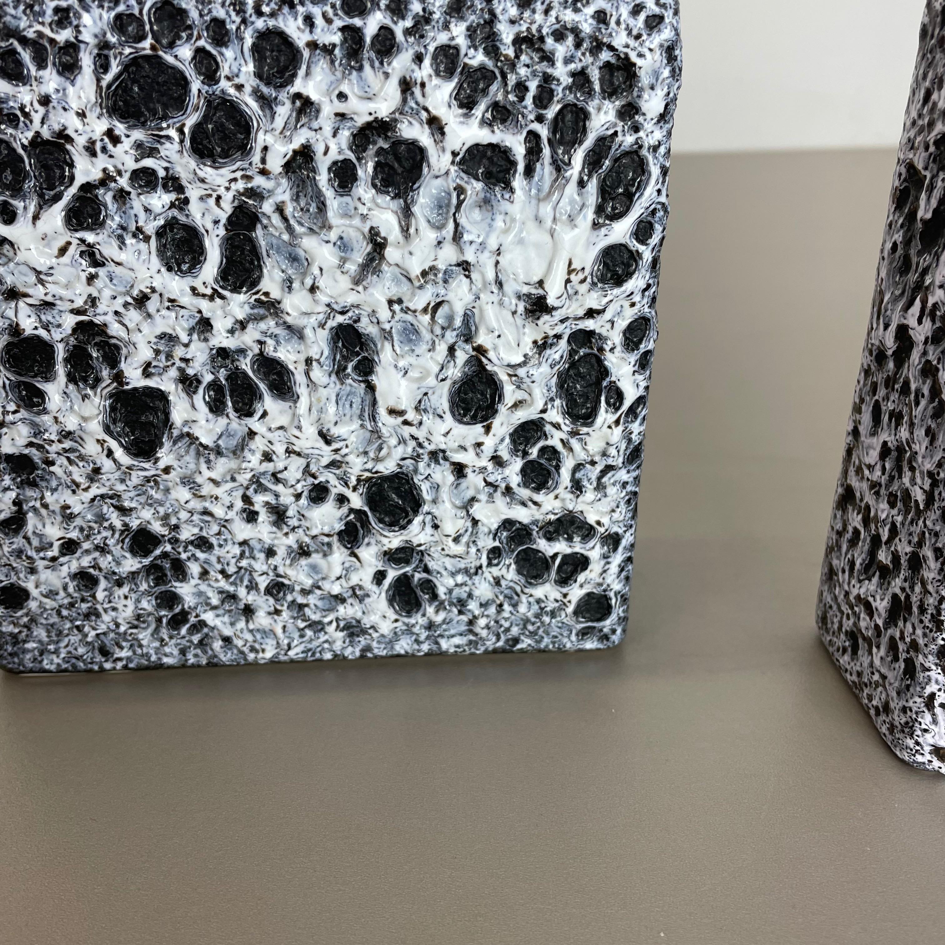 Set von zwei Fat Lava CUBIC-Vasen „Black-white“ von Jopeko, Deutschland, 1970er Jahre im Angebot 1