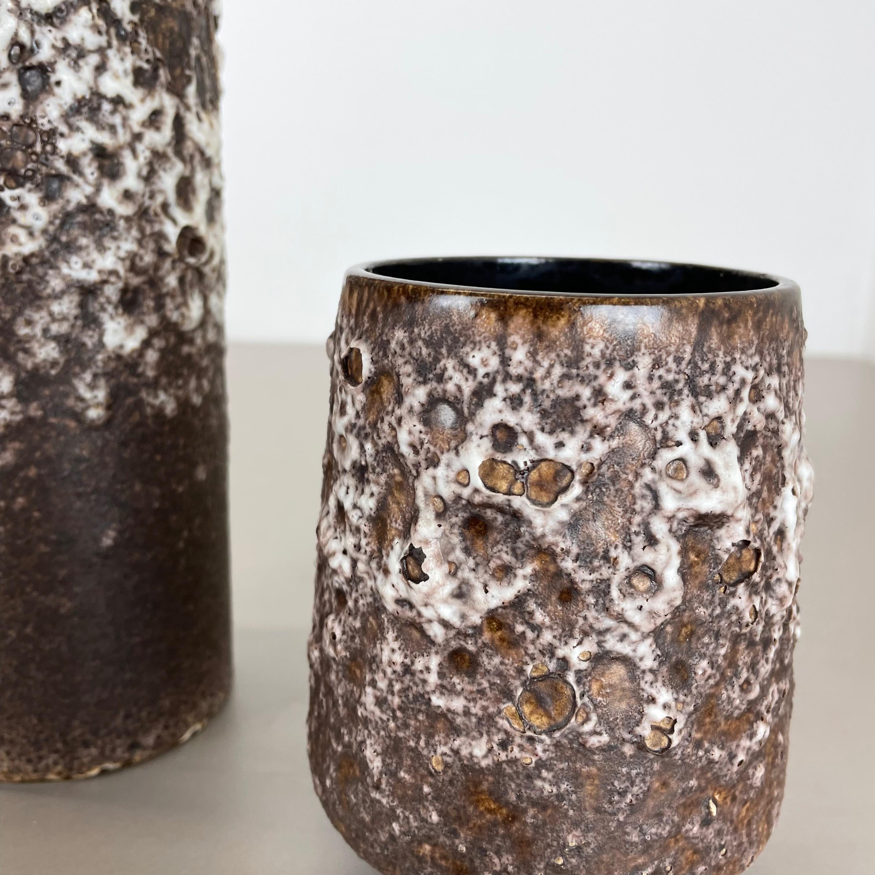 Set von zwei Fat Lava-Vasen aus Keramik „Crusty Brown-White“ von Jopeko, Deutschland, 1970er Jahre im Angebot 7