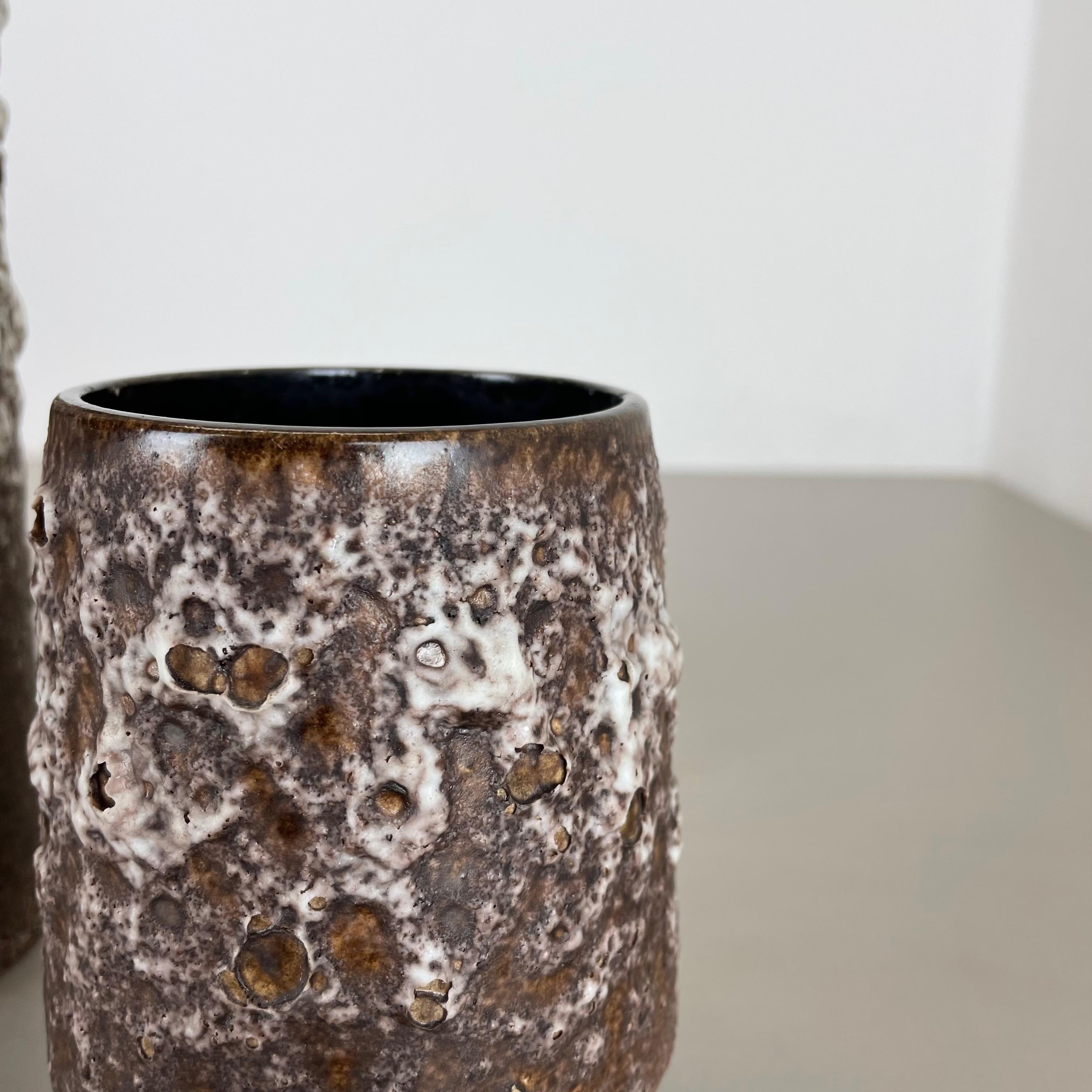 Set von zwei Fat Lava-Vasen aus Keramik „Crusty Brown-White“ von Jopeko, Deutschland, 1970er Jahre im Angebot 8
