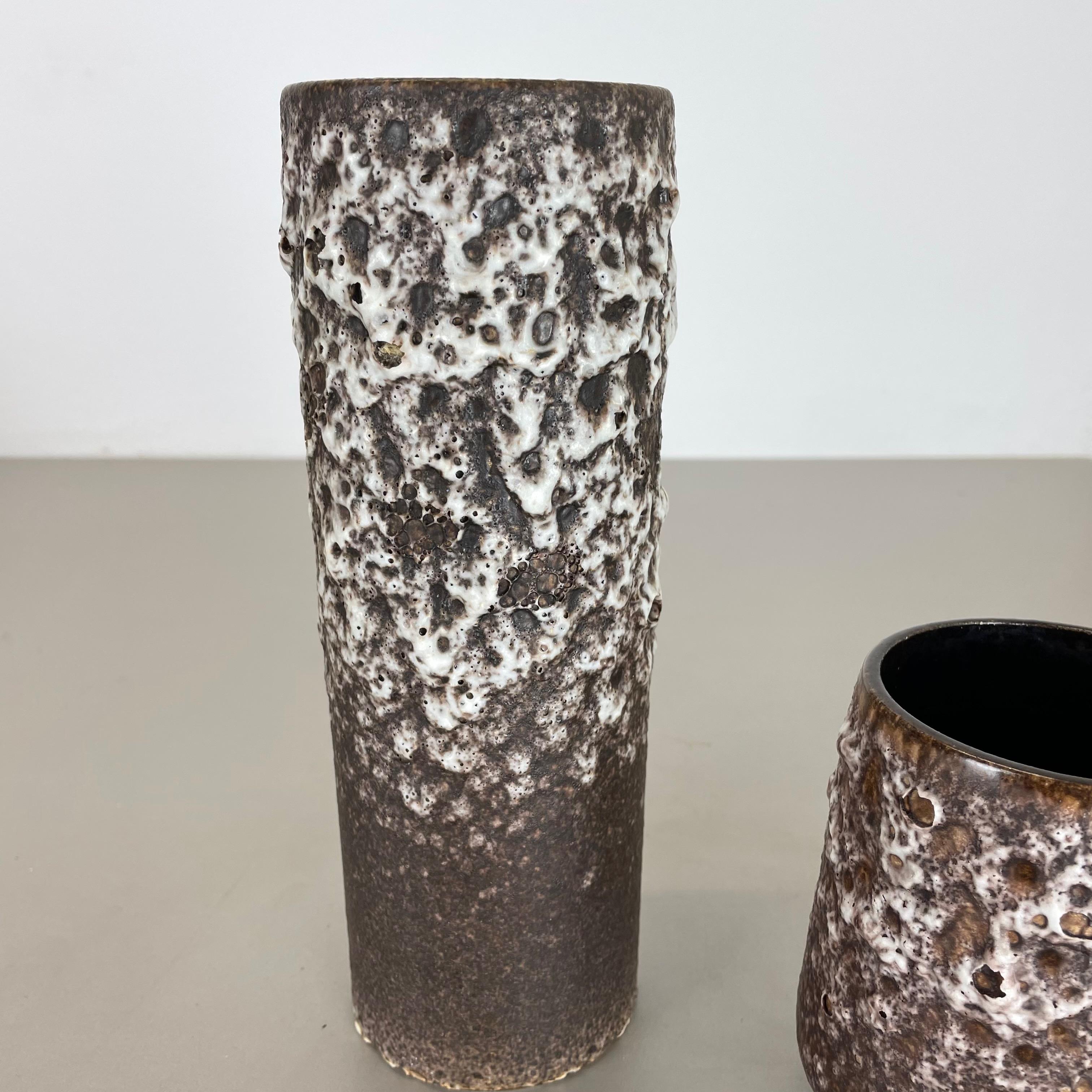 Set von zwei Fat Lava-Vasen aus Keramik „Crusty Brown-White“ von Jopeko, Deutschland, 1970er Jahre im Angebot 1