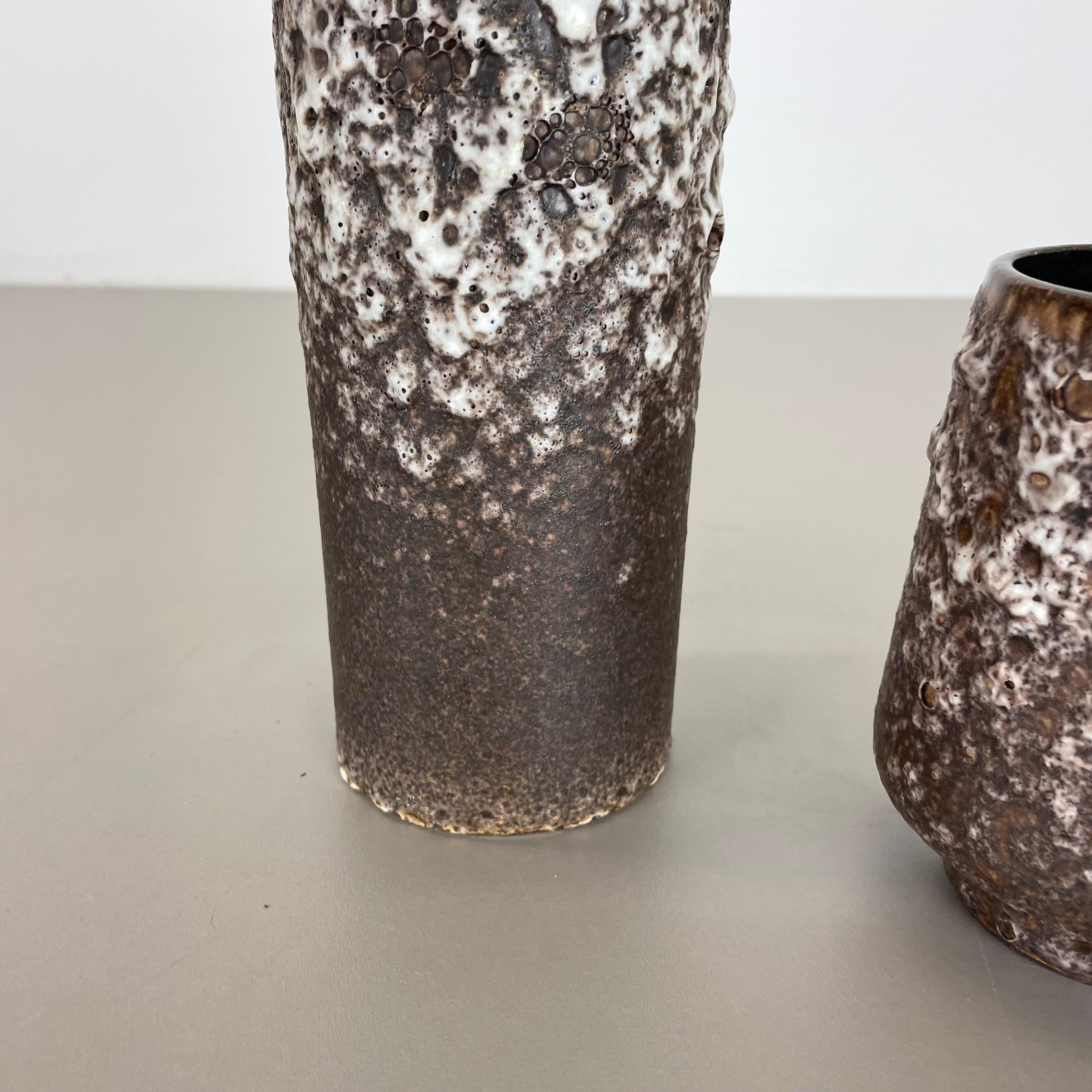 Set von zwei Fat Lava-Vasen aus Keramik „Crusty Brown-White“ von Jopeko, Deutschland, 1970er Jahre im Angebot 2