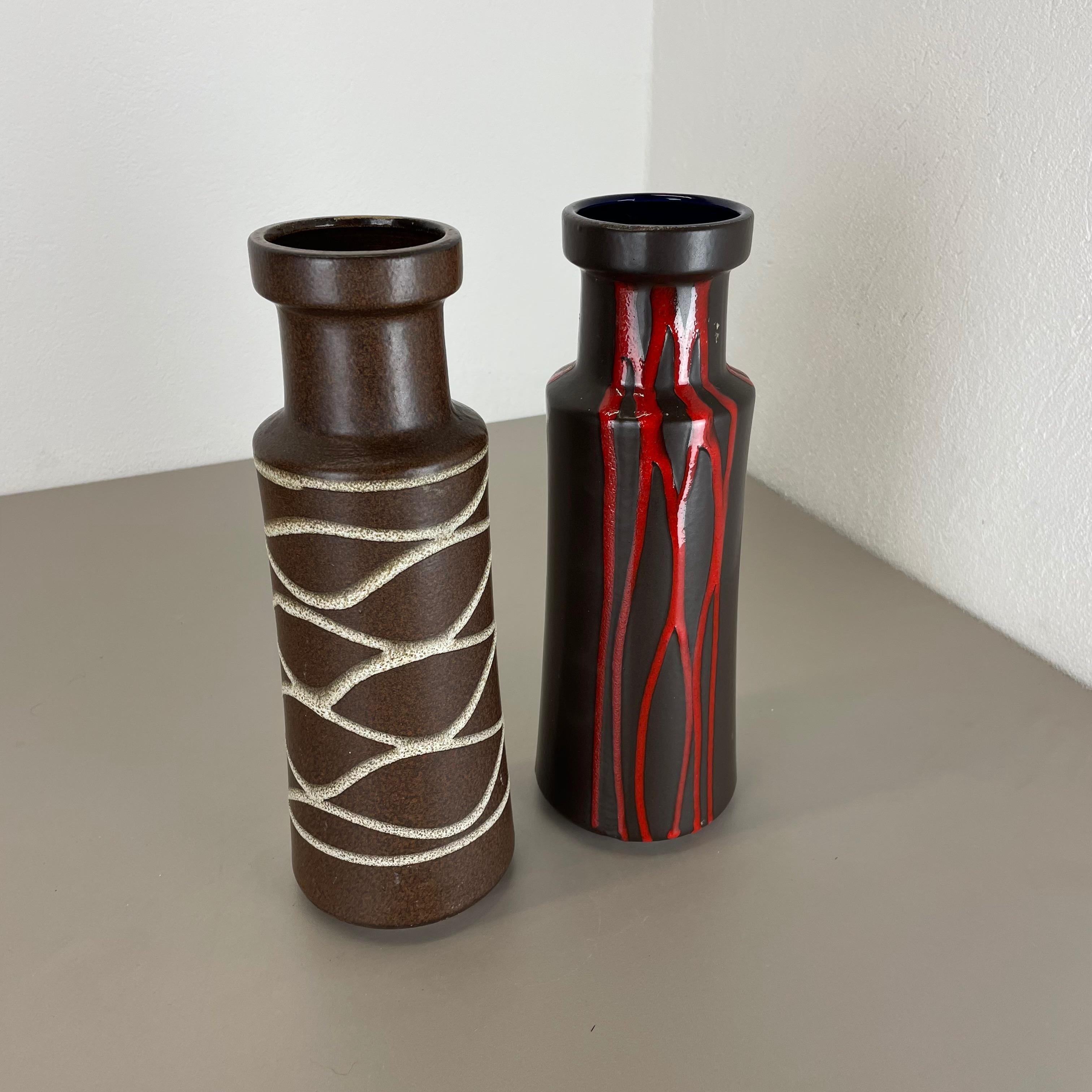 Set aus zwei Fat Lava-Vasen „LINES“ aus Keramik von Scheurich, Deutschland, 1970er Jahre im Zustand „Gut“ im Angebot in Kirchlengern, DE