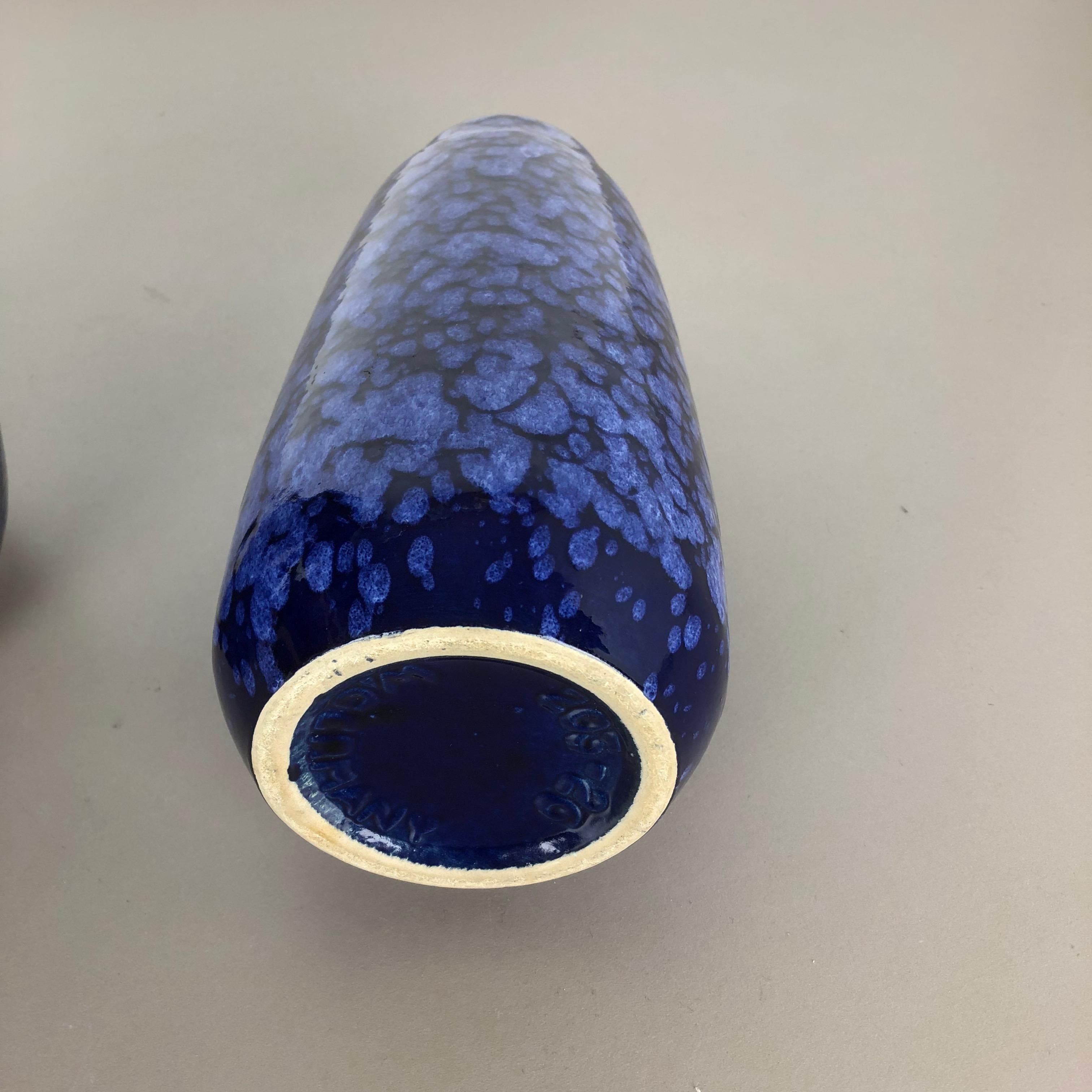 Set von zwei flachen Lava-Vasen aus Keramik, Modell „Blau“, hergestellt von Scheurich, Deutschland, 1970er Jahre im Angebot 11