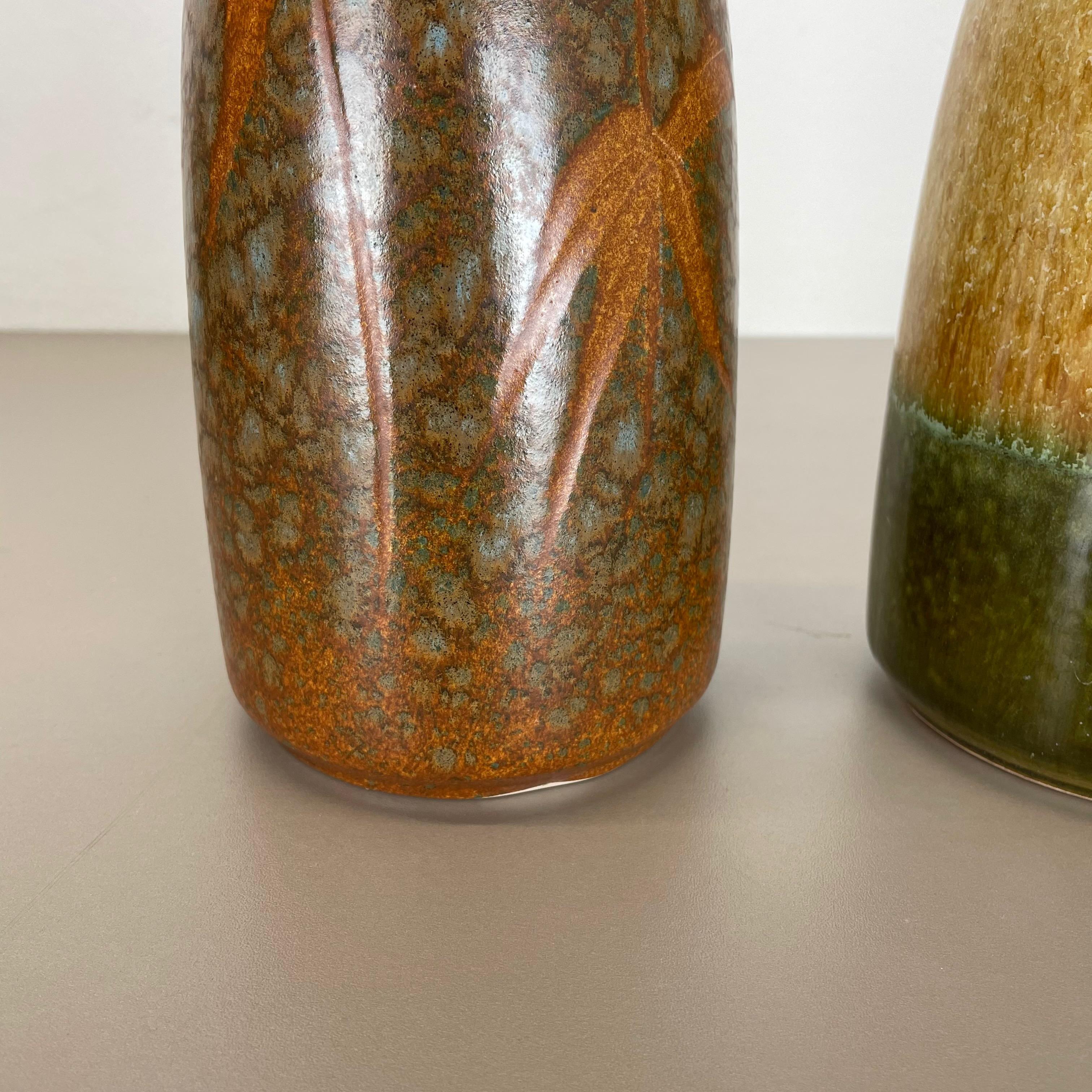 Set von zwei flachen Lava-Vasen aus Keramik „Multi-Color“ von Scheurich, Deutschland, 1970er Jahre im Zustand „Gut“ im Angebot in Kirchlengern, DE