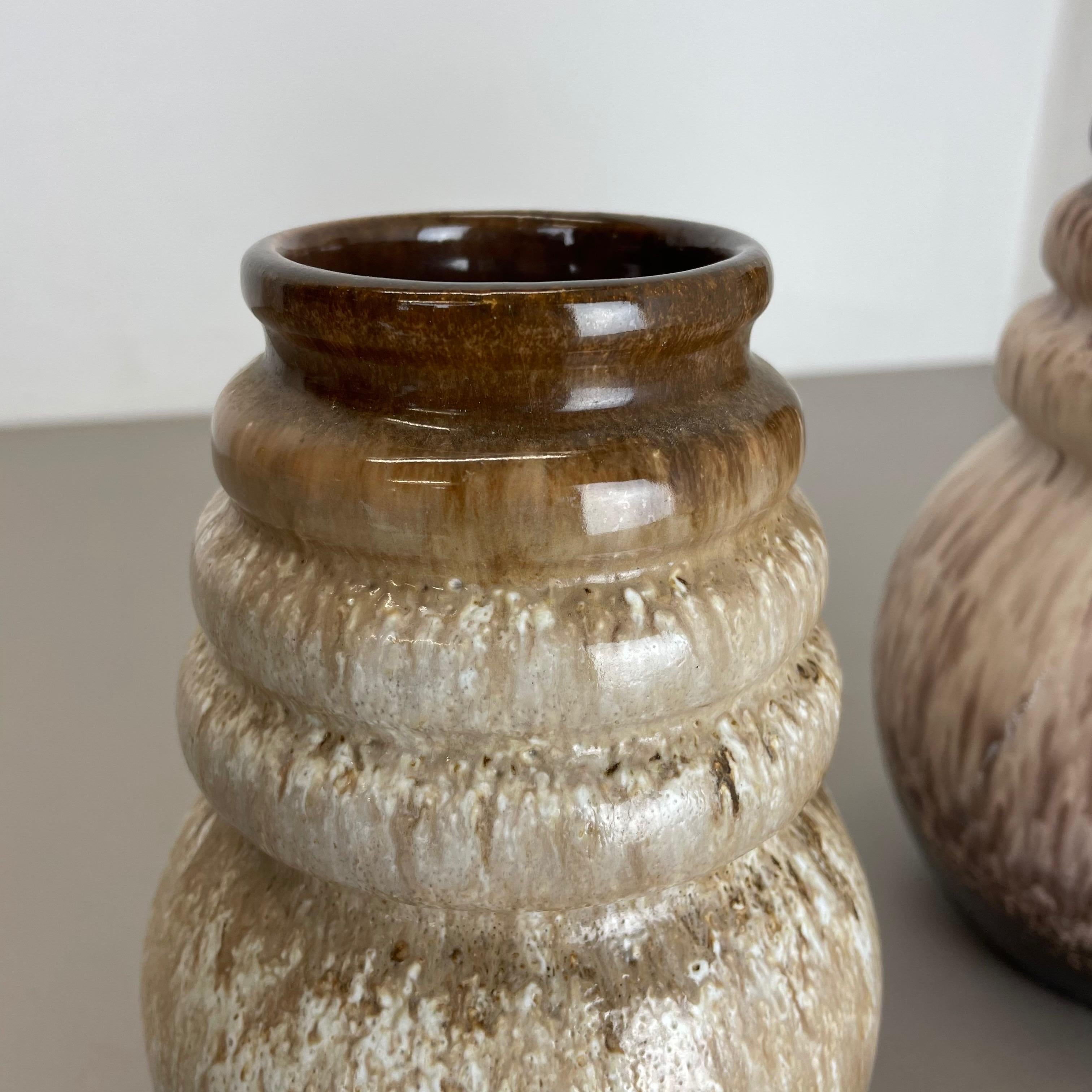 XX secolo Set di due vasi in ceramica grassa 
