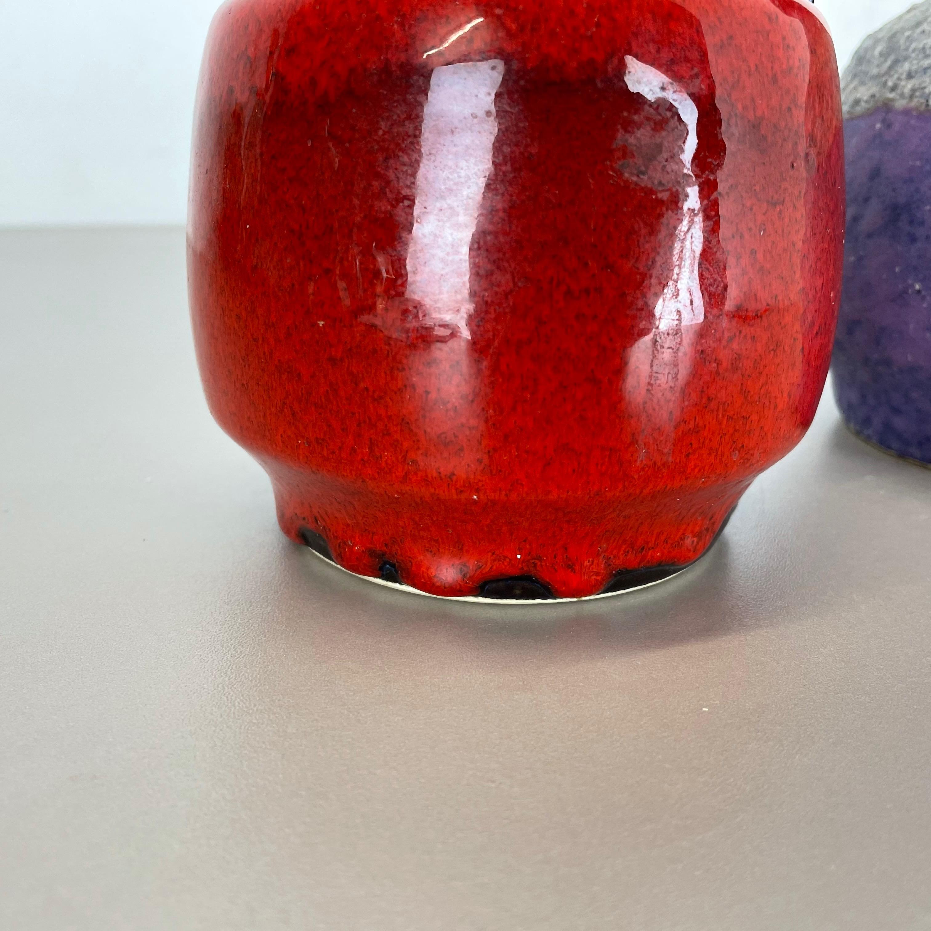 Set von zwei flachen Lava-Vasen aus Keramik „Purple-Red“ von Jopeko, Deutschland, 1970er Jahre im Angebot 5