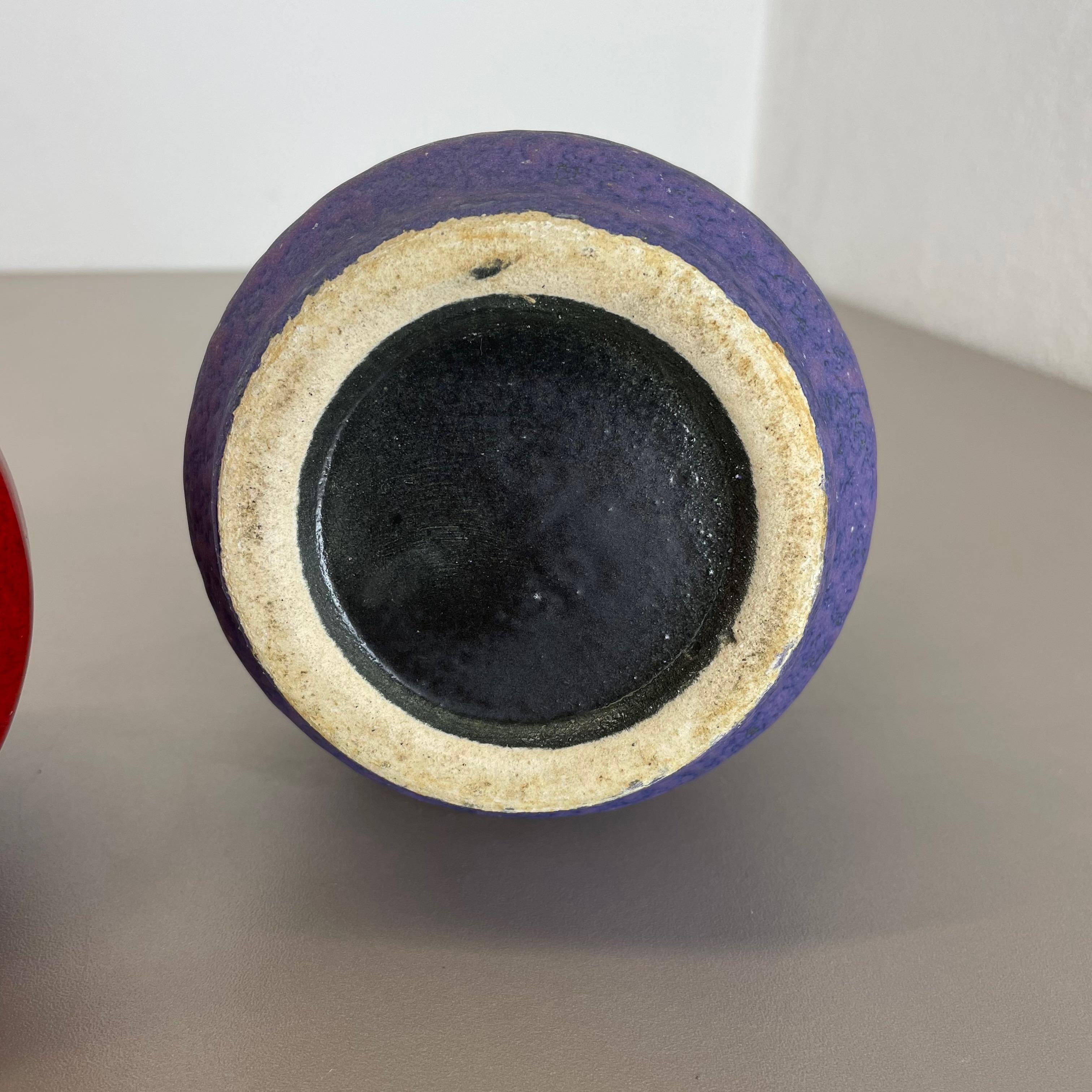 Set von zwei flachen Lava-Vasen aus Keramik „Purple-Red“ von Jopeko, Deutschland, 1970er Jahre im Angebot 15